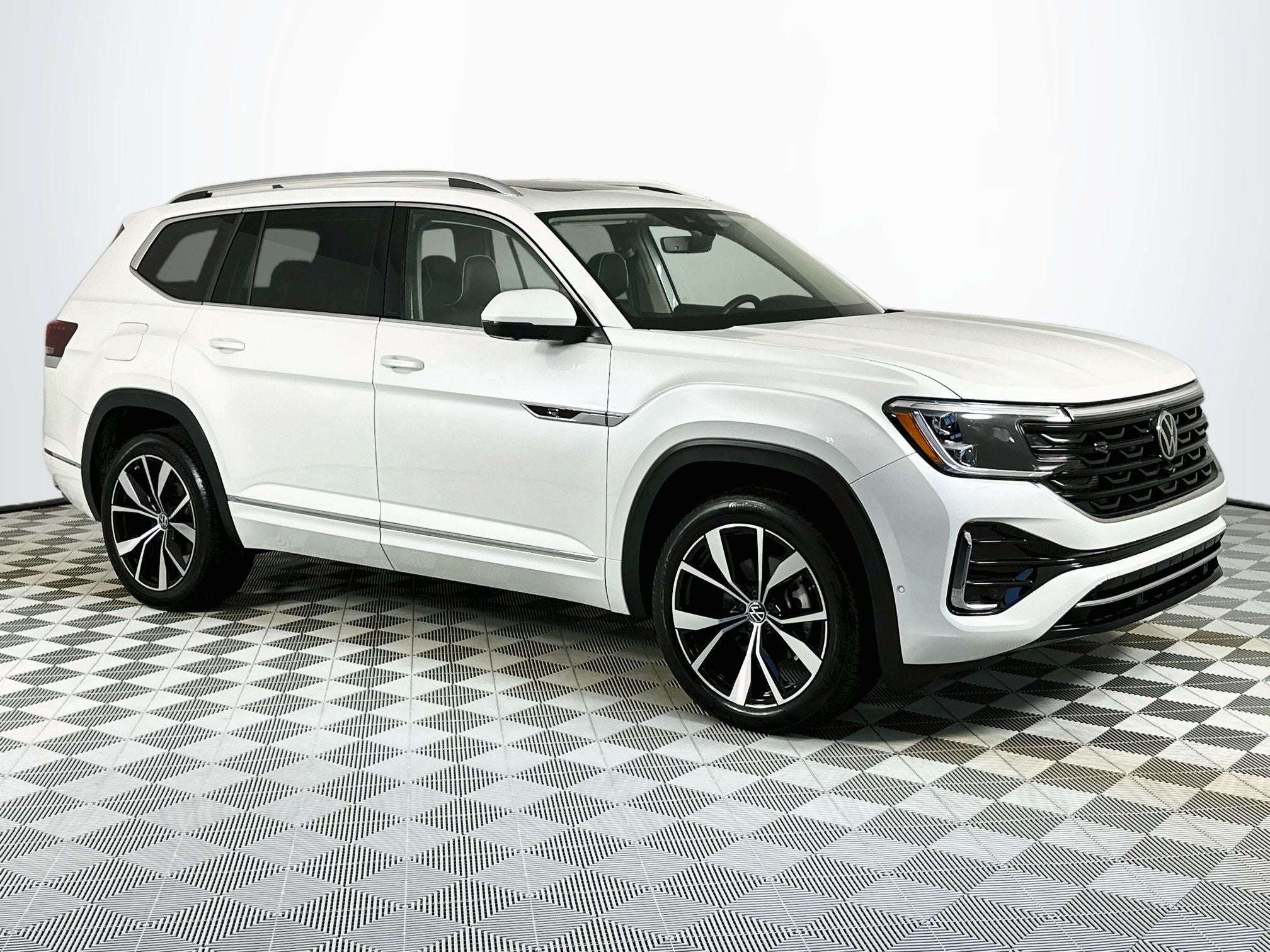 2024 Volkswagen Atlas 2.0T SEL Premium R-Line