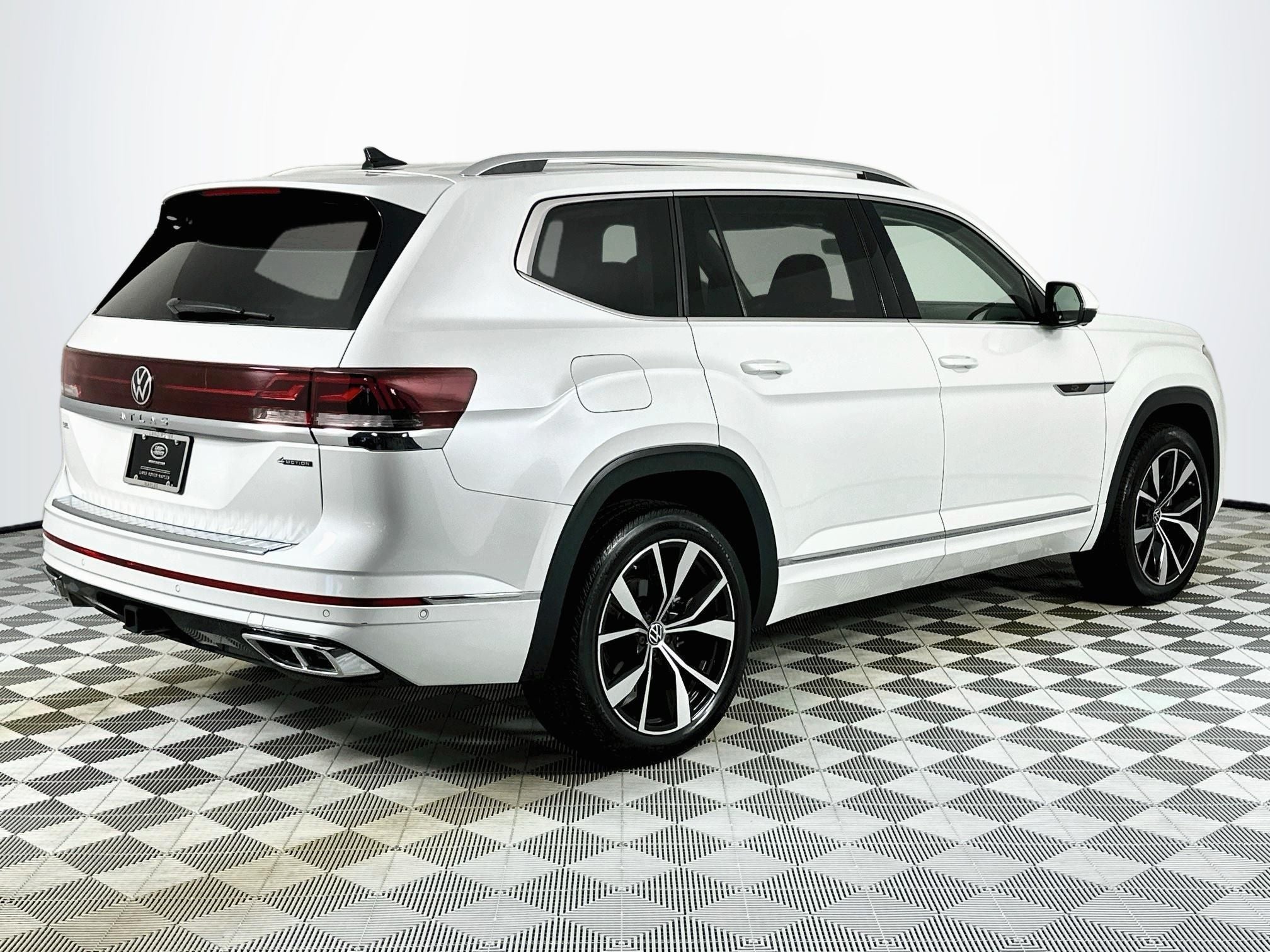 2024 Volkswagen Atlas 2.0T SEL Premium R-Line
