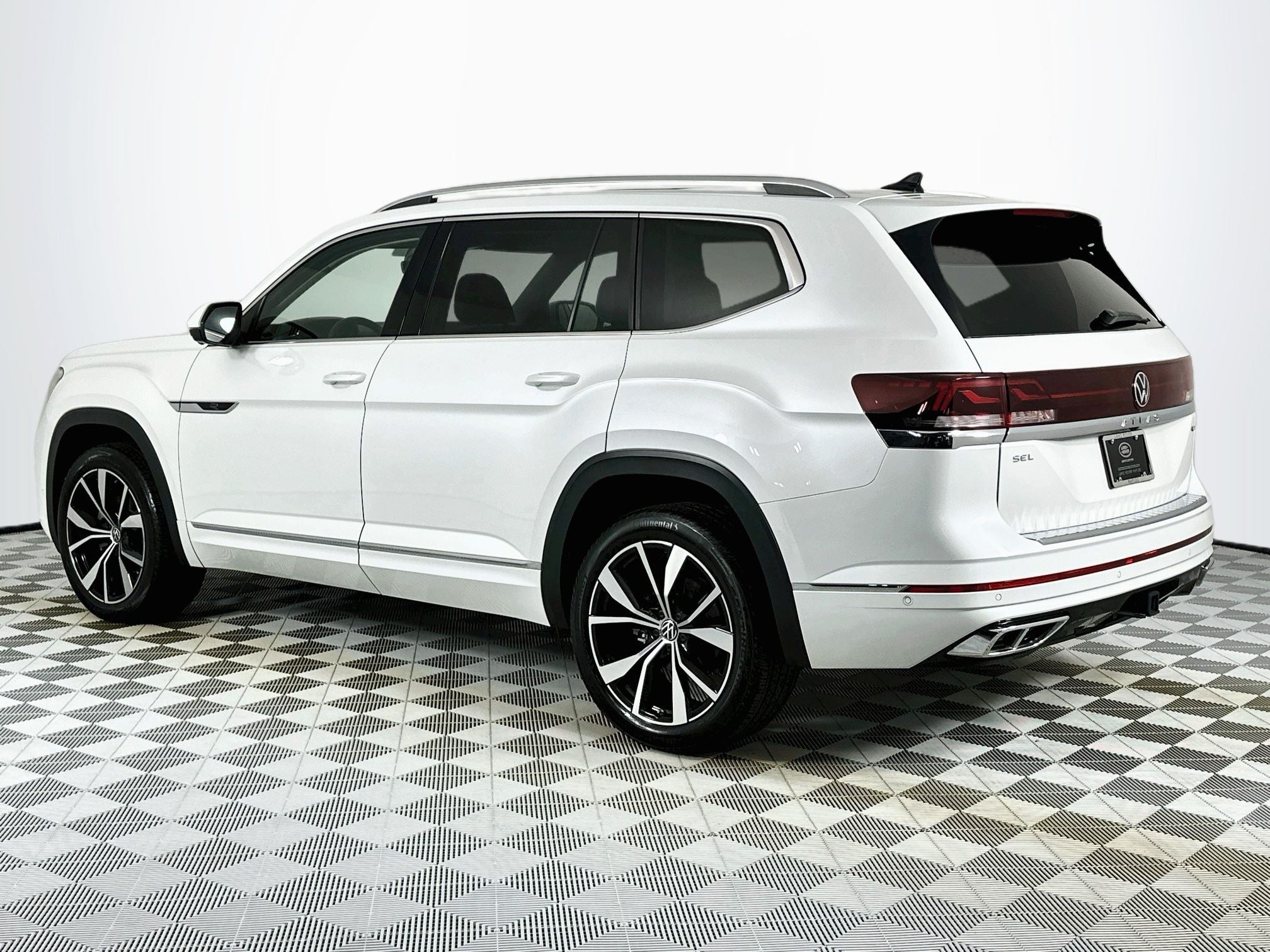 2024 Volkswagen Atlas 2.0T SEL Premium R-Line