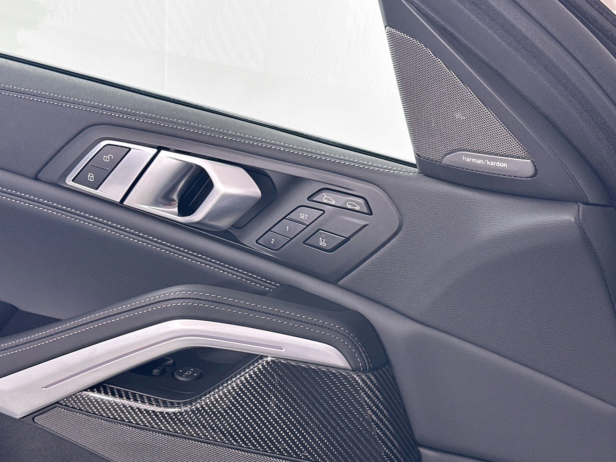 2023 BMW X6 M50i
