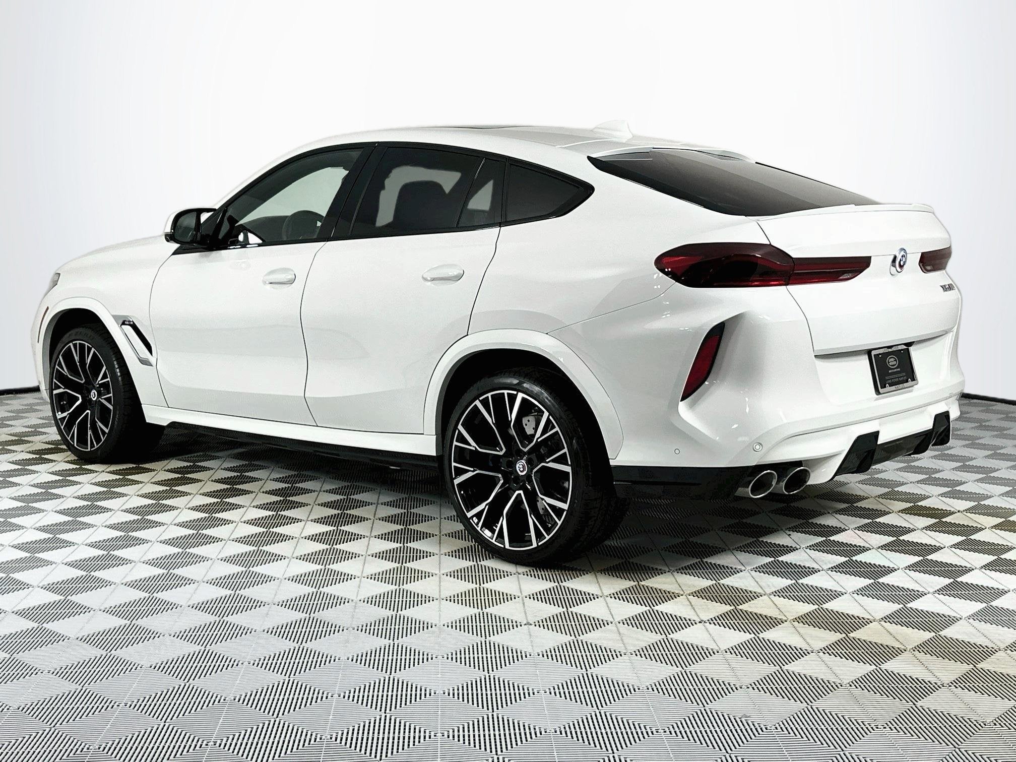 2023 BMW X6 M Base