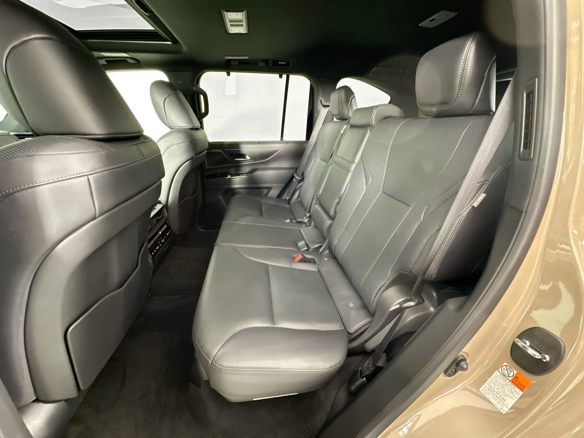 2025 Lexus LX 700h Overtrail