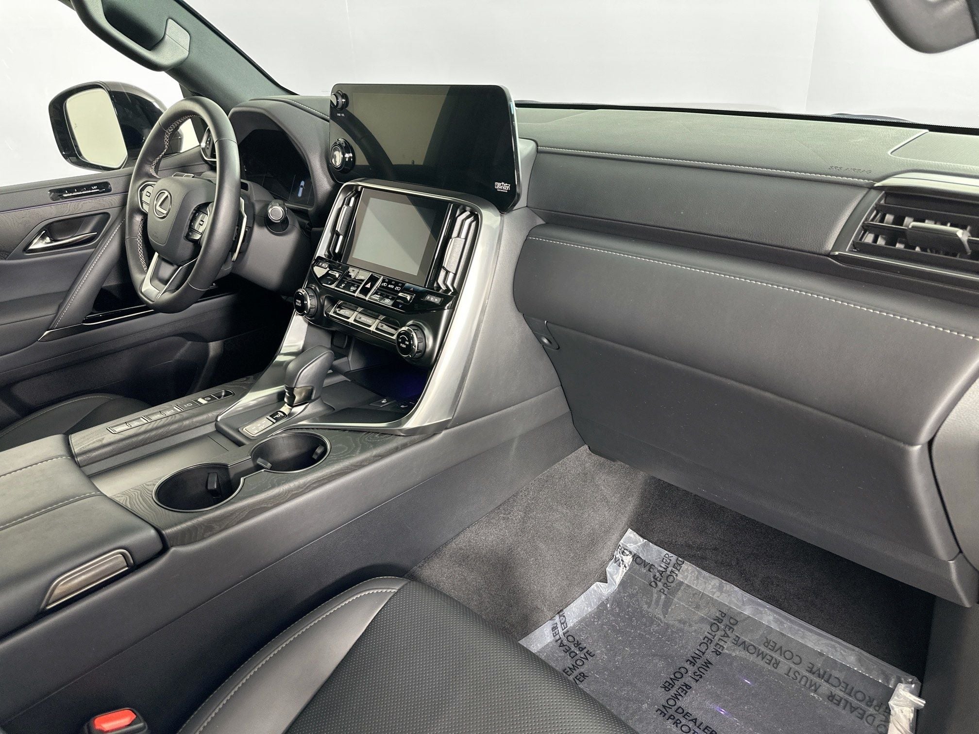 2025 Lexus LX 700h Overtrail