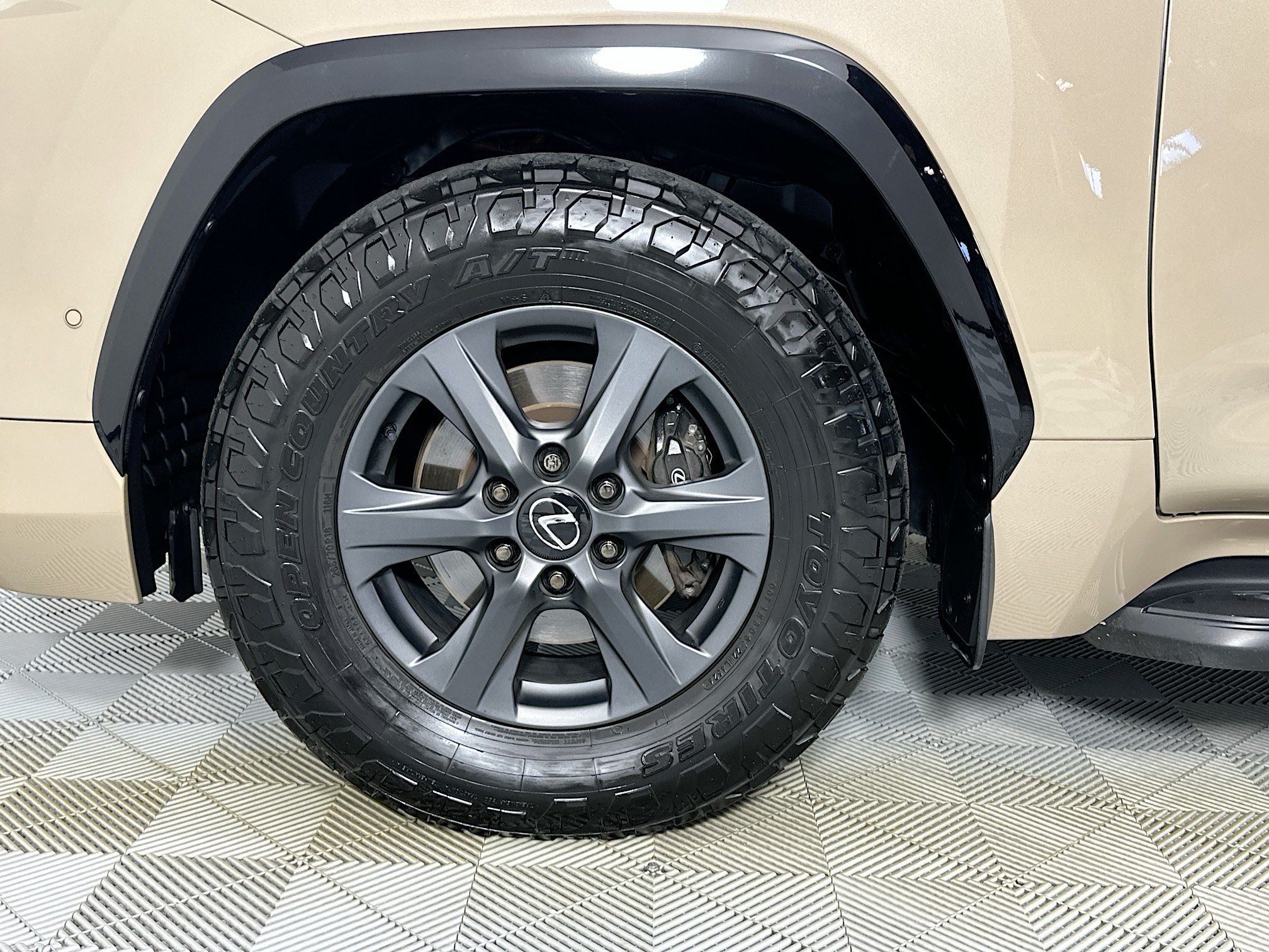 2025 Lexus LX 700h Overtrail