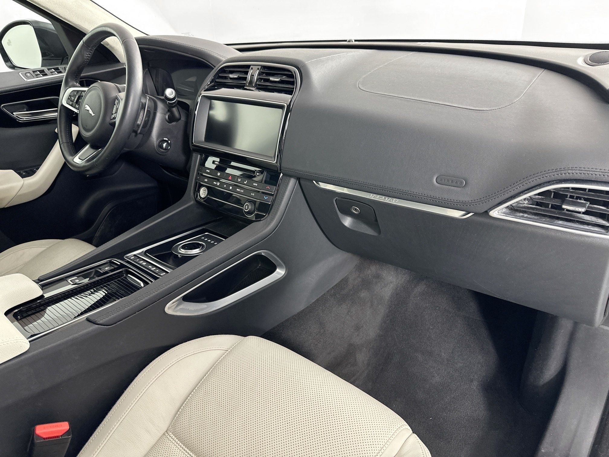 2019 Jaguar F-PACE 30t Prestige