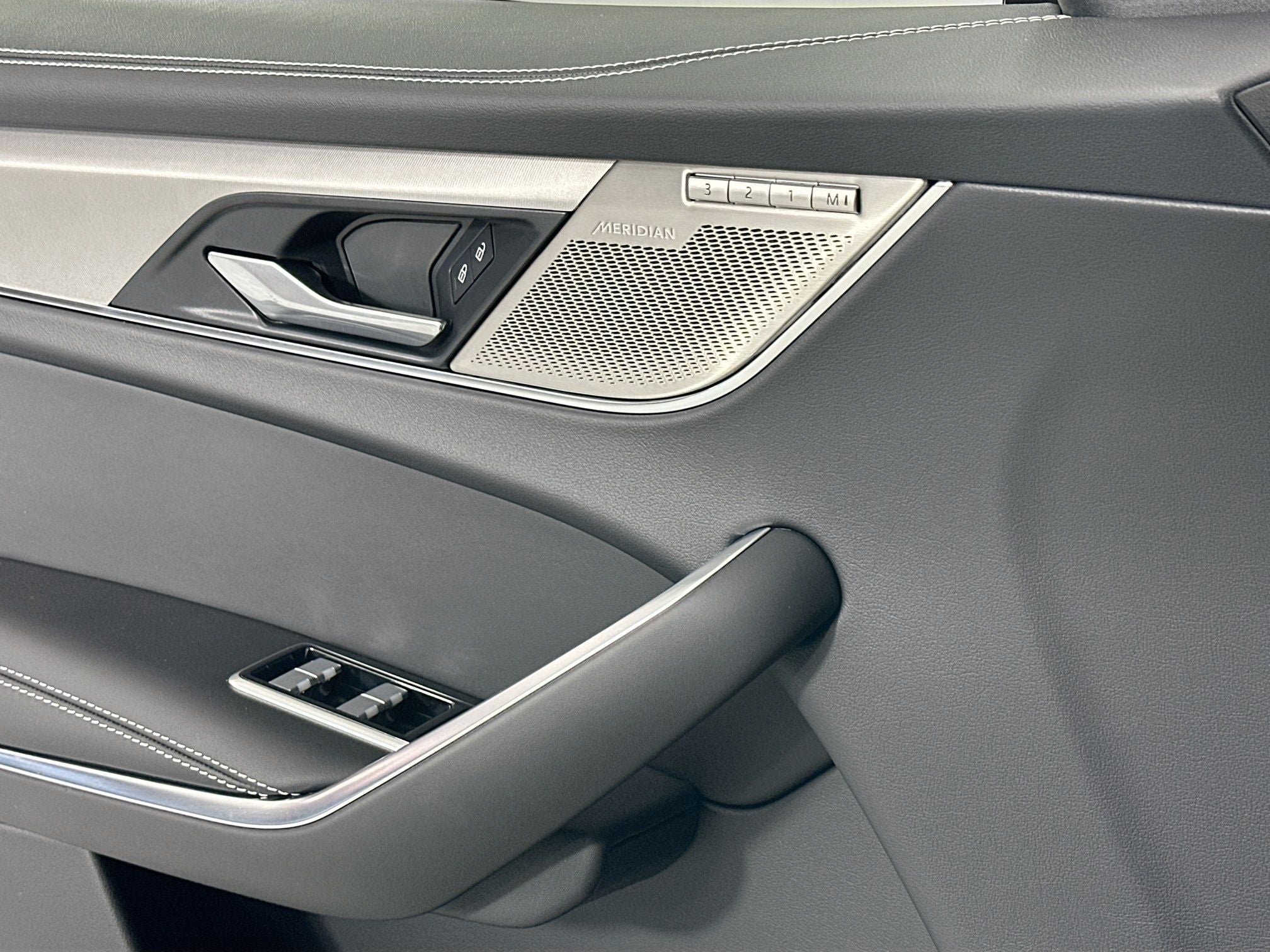 2025 Jaguar F-PACE P250 R-Dynamic S