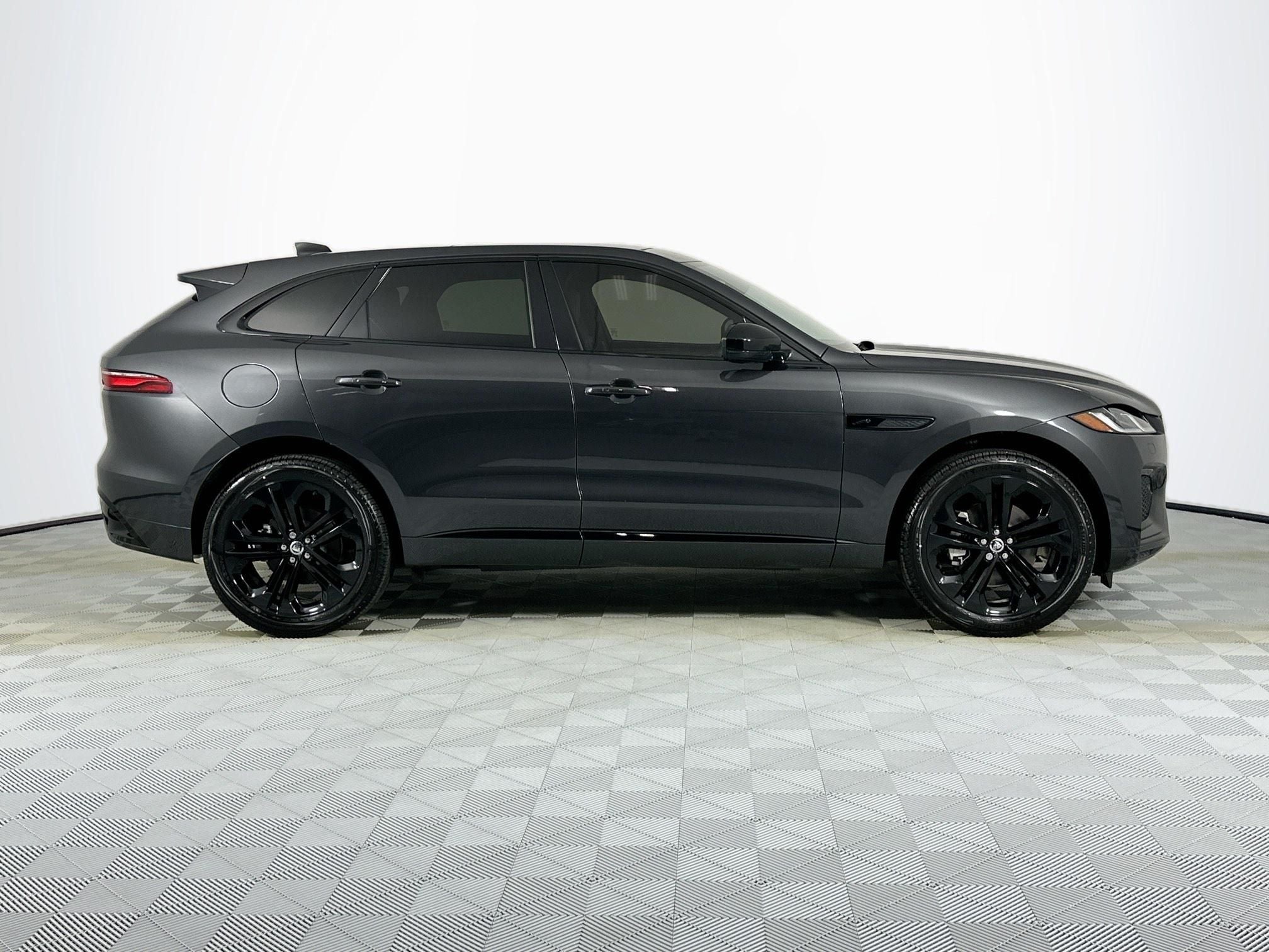 2025 Jaguar F-PACE P250 R-Dynamic S