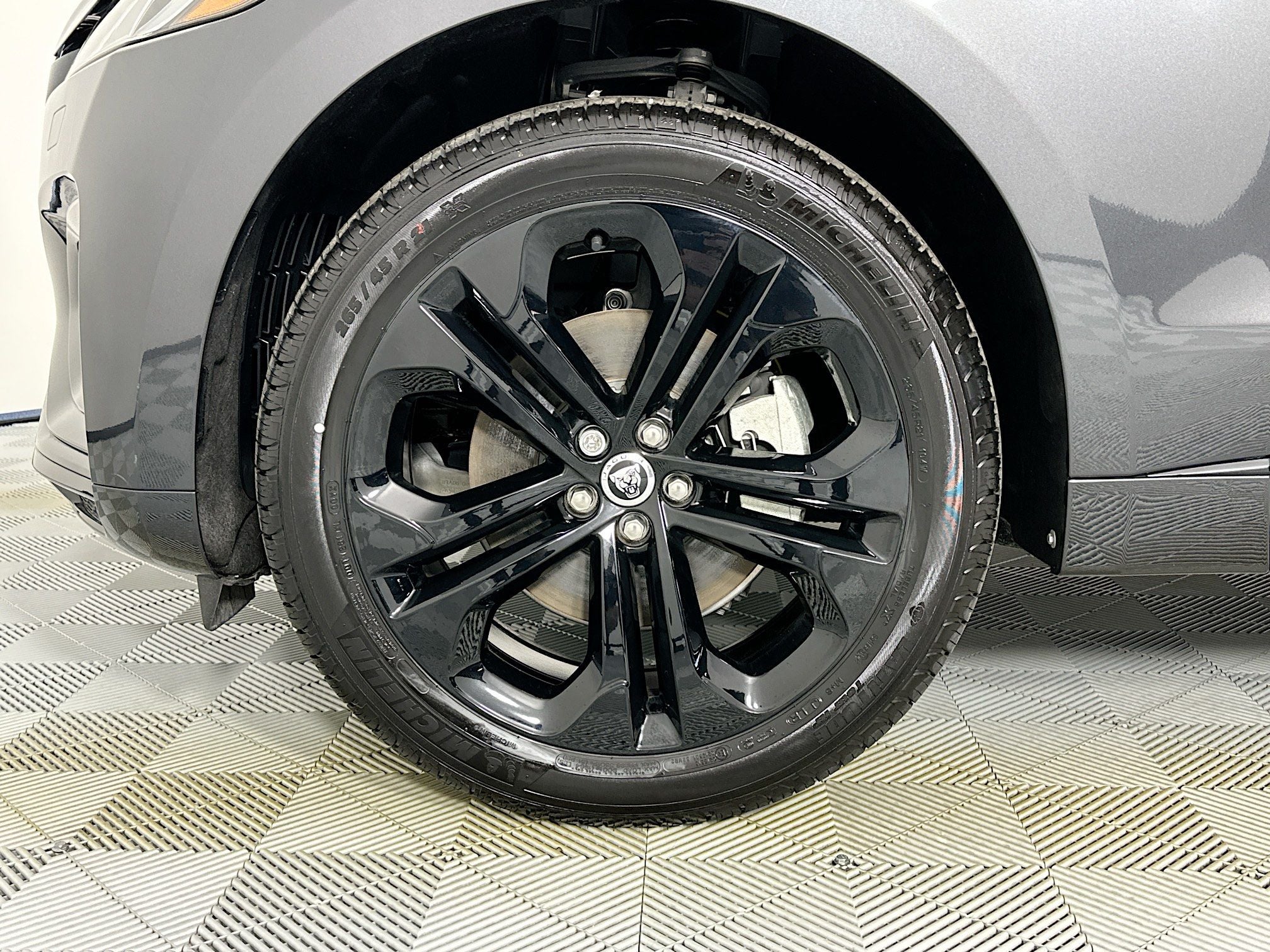 2025 Jaguar F-PACE P250 R-Dynamic S