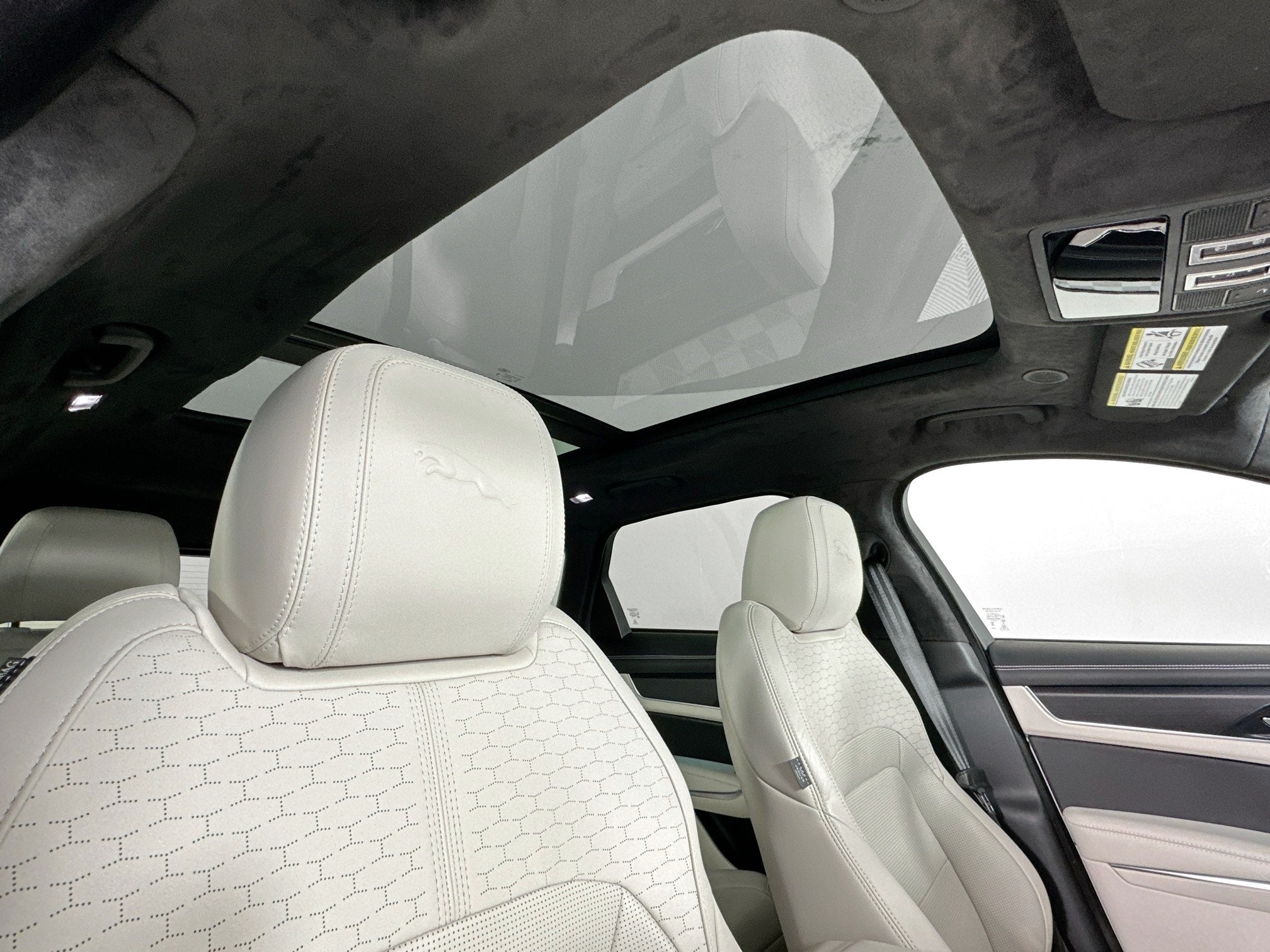 2024 Jaguar F-PACE P400 R-Dynamic S