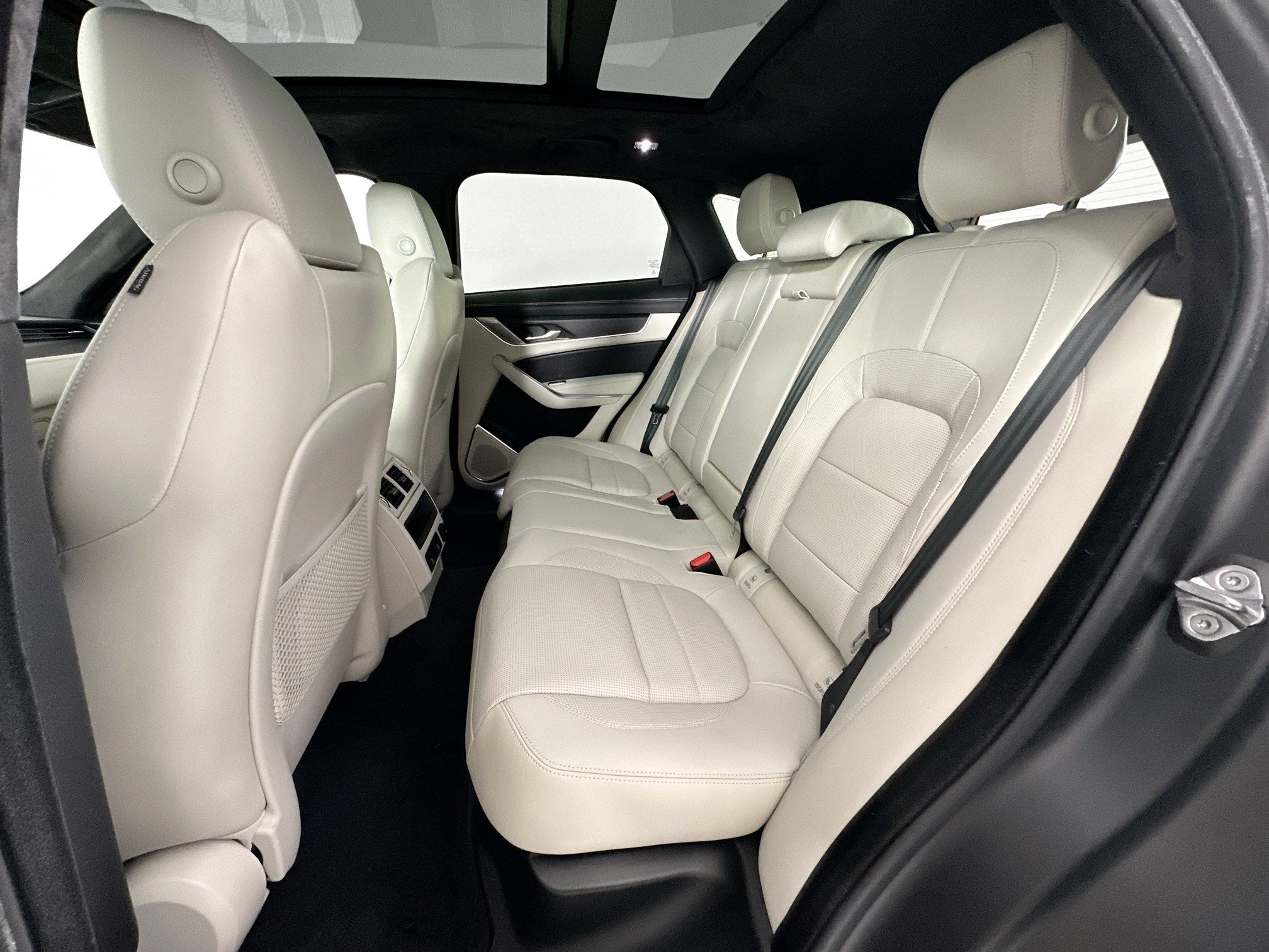 2024 Jaguar F-PACE P400 R-Dynamic S