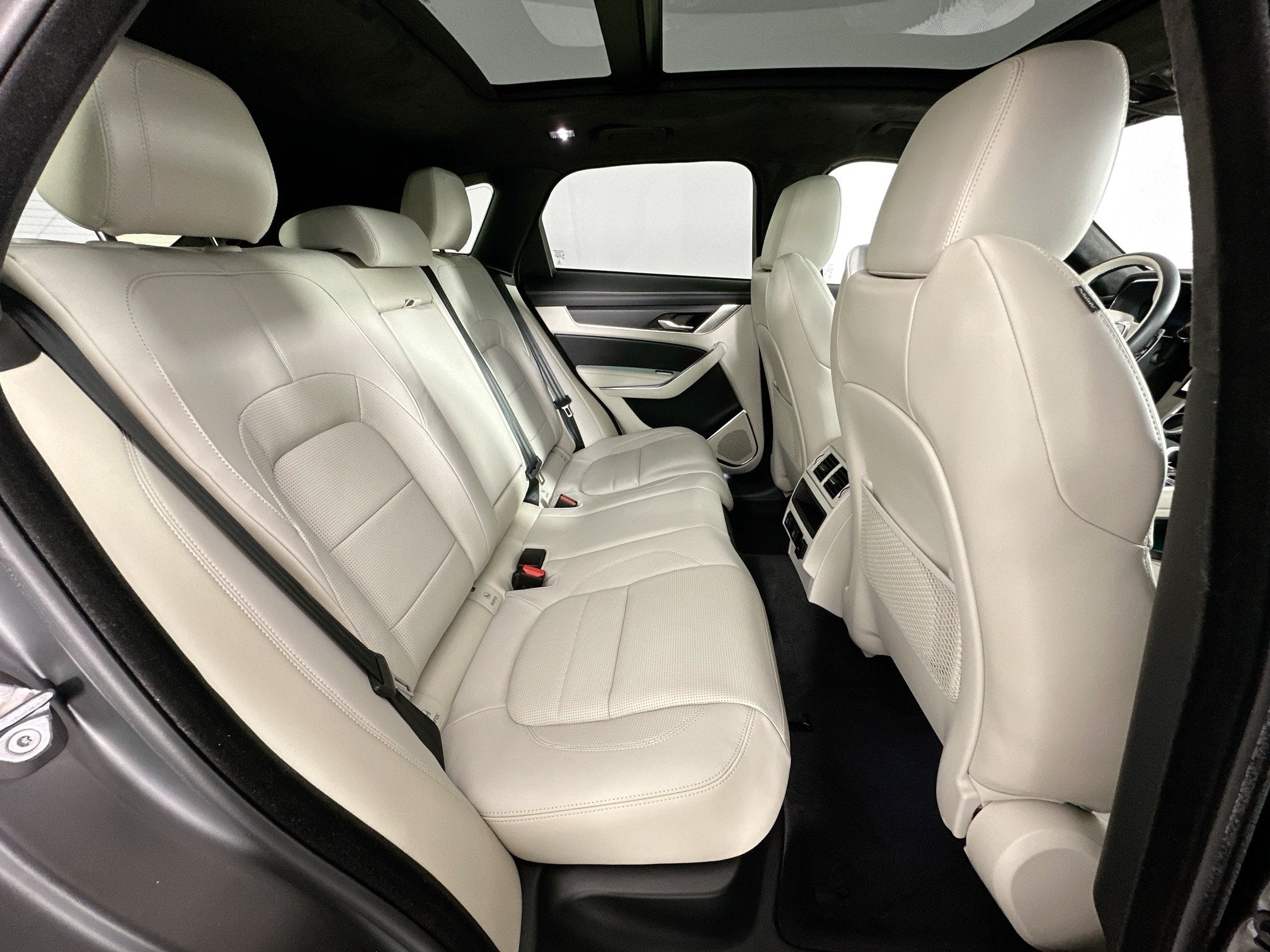 2024 Jaguar F-PACE P400 R-Dynamic S