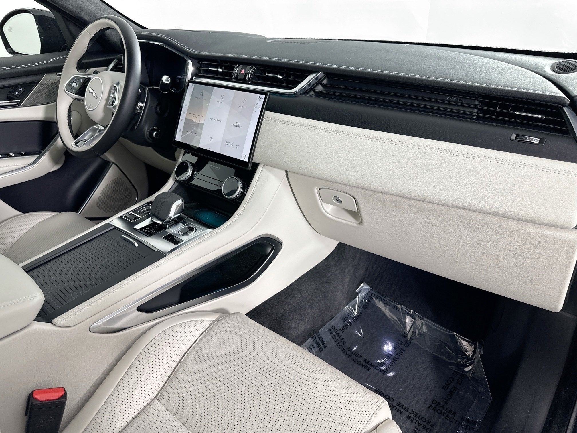 2024 Jaguar F-PACE P400 R-Dynamic S