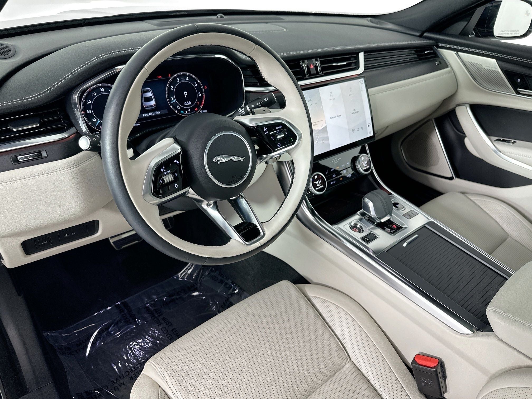 2024 Jaguar XF R-Dynamic SE