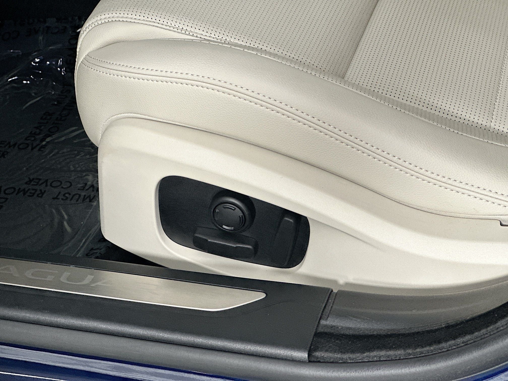 2024 Jaguar XF R-Dynamic SE