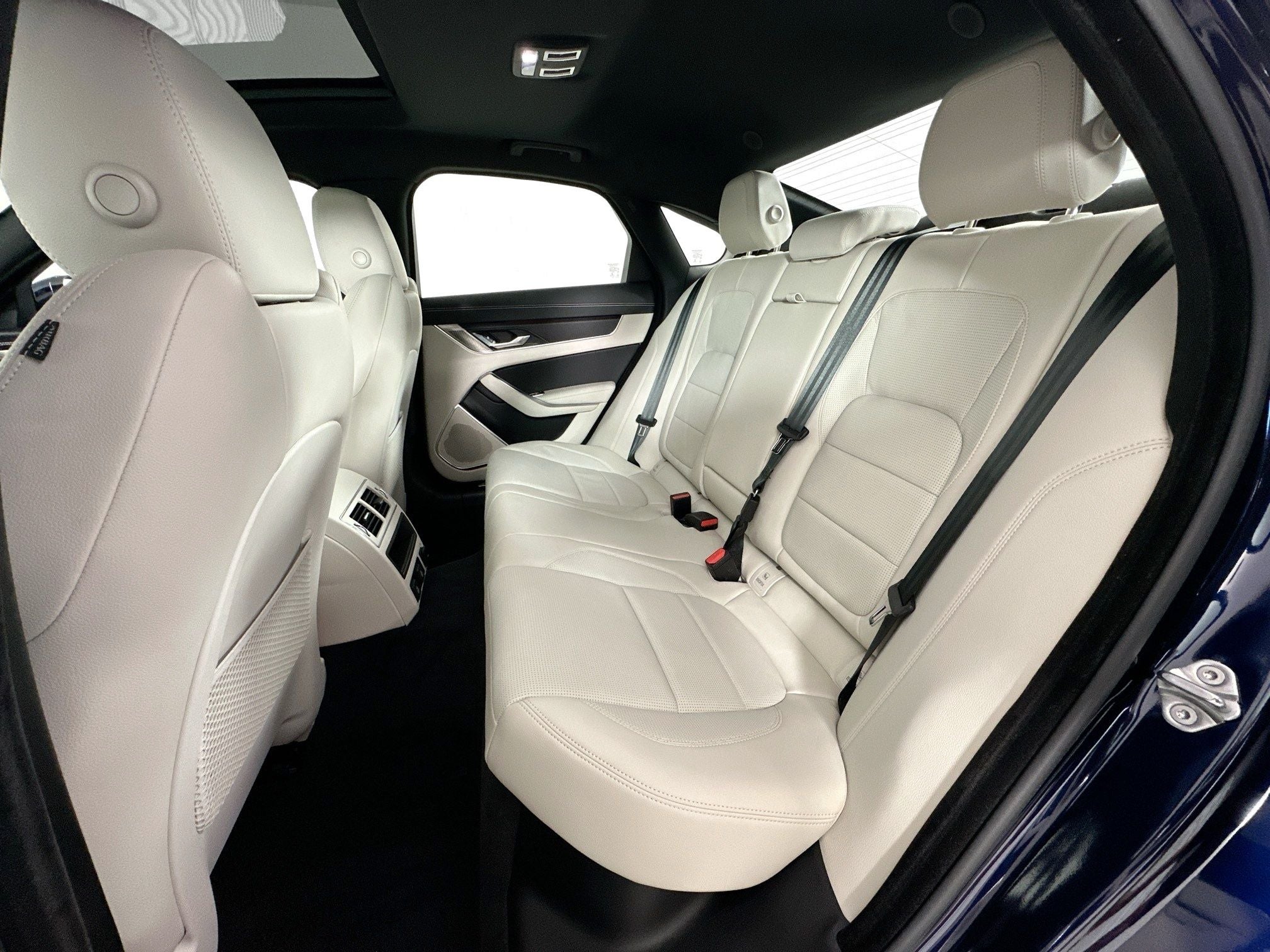 2024 Jaguar XF R-Dynamic SE