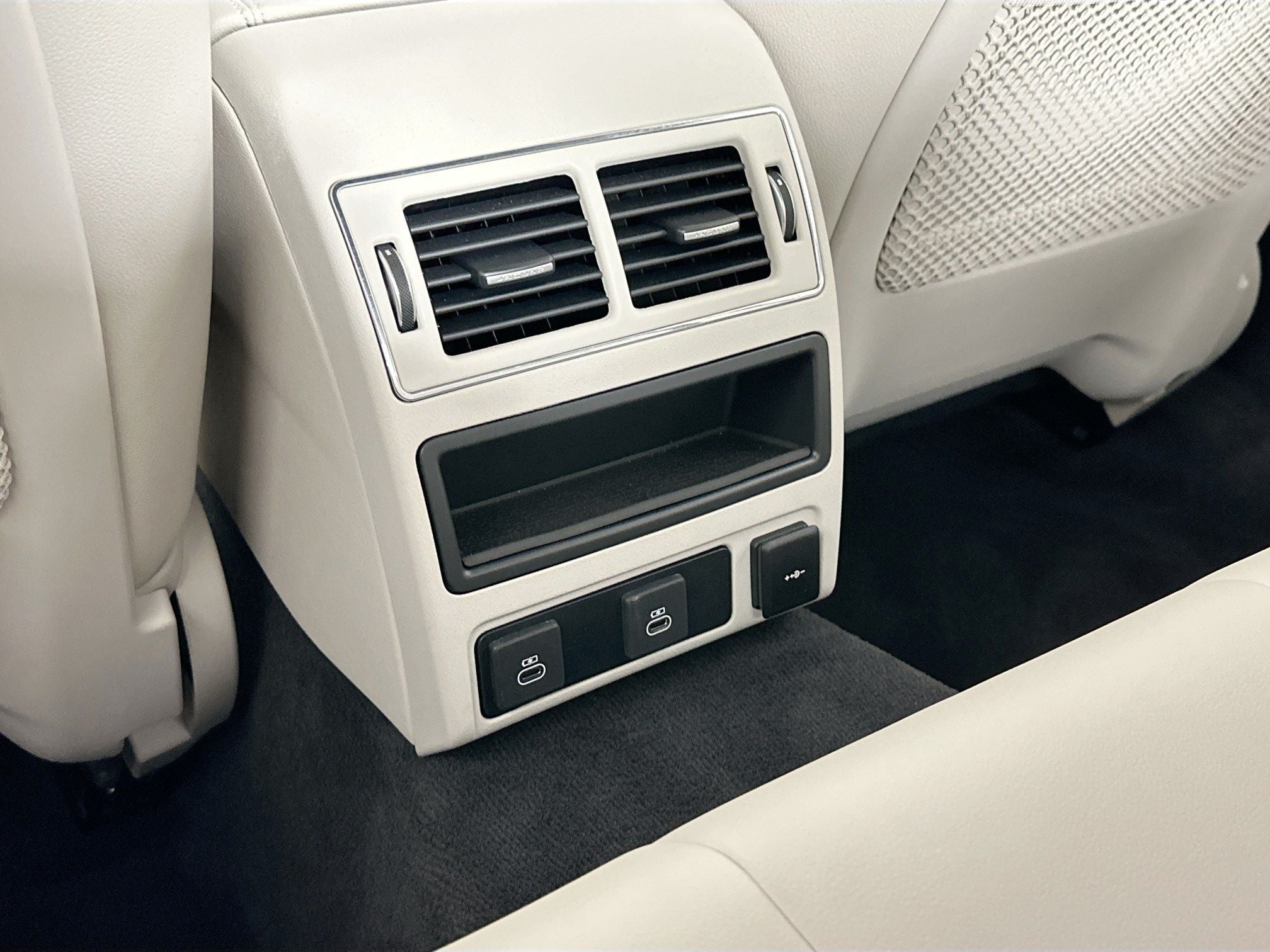 2024 Jaguar XF R-Dynamic SE