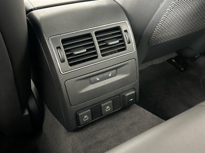 2024 Jaguar XF R-Dynamic SE