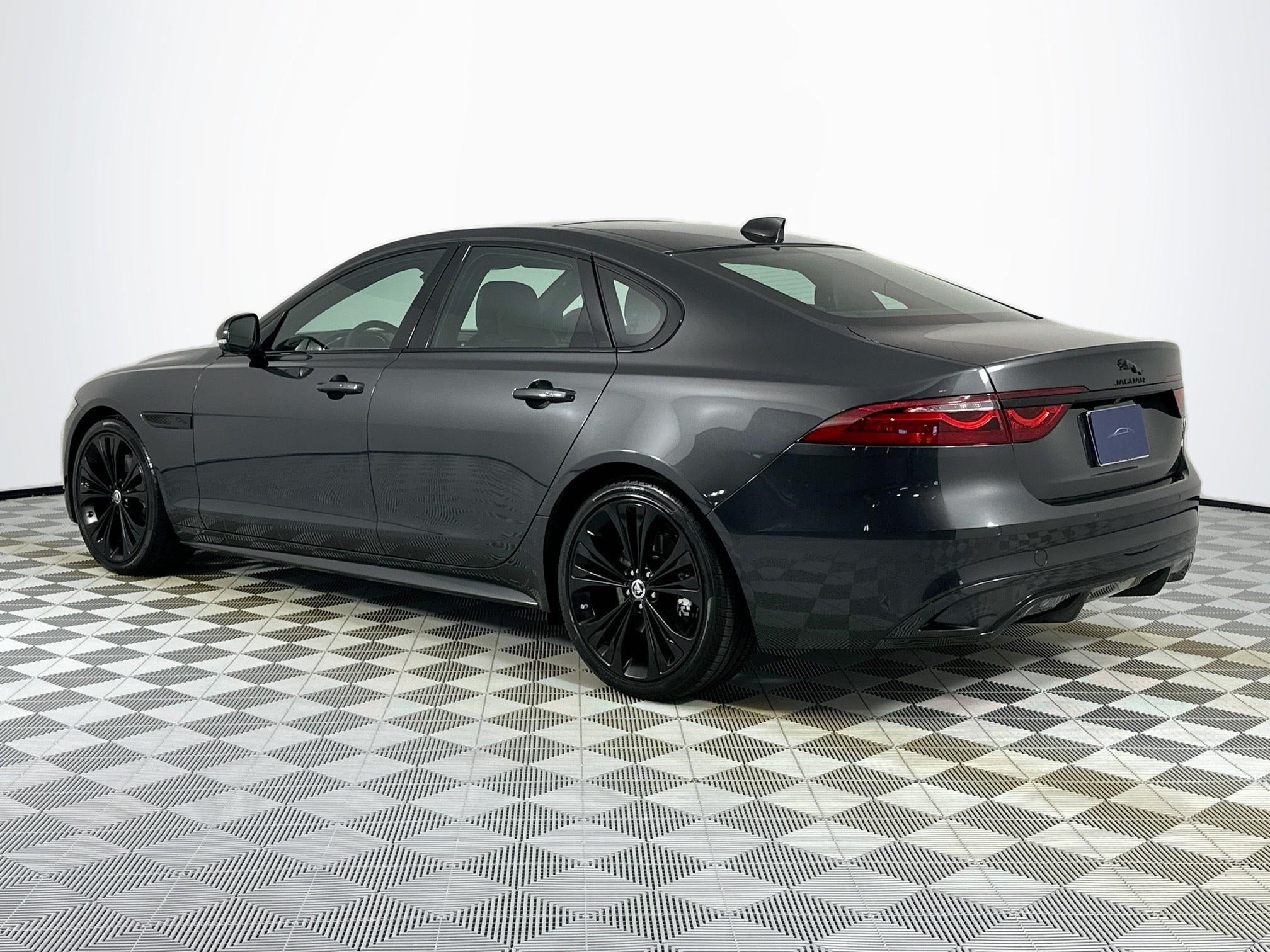 2024 Jaguar XF R-Dynamic SE