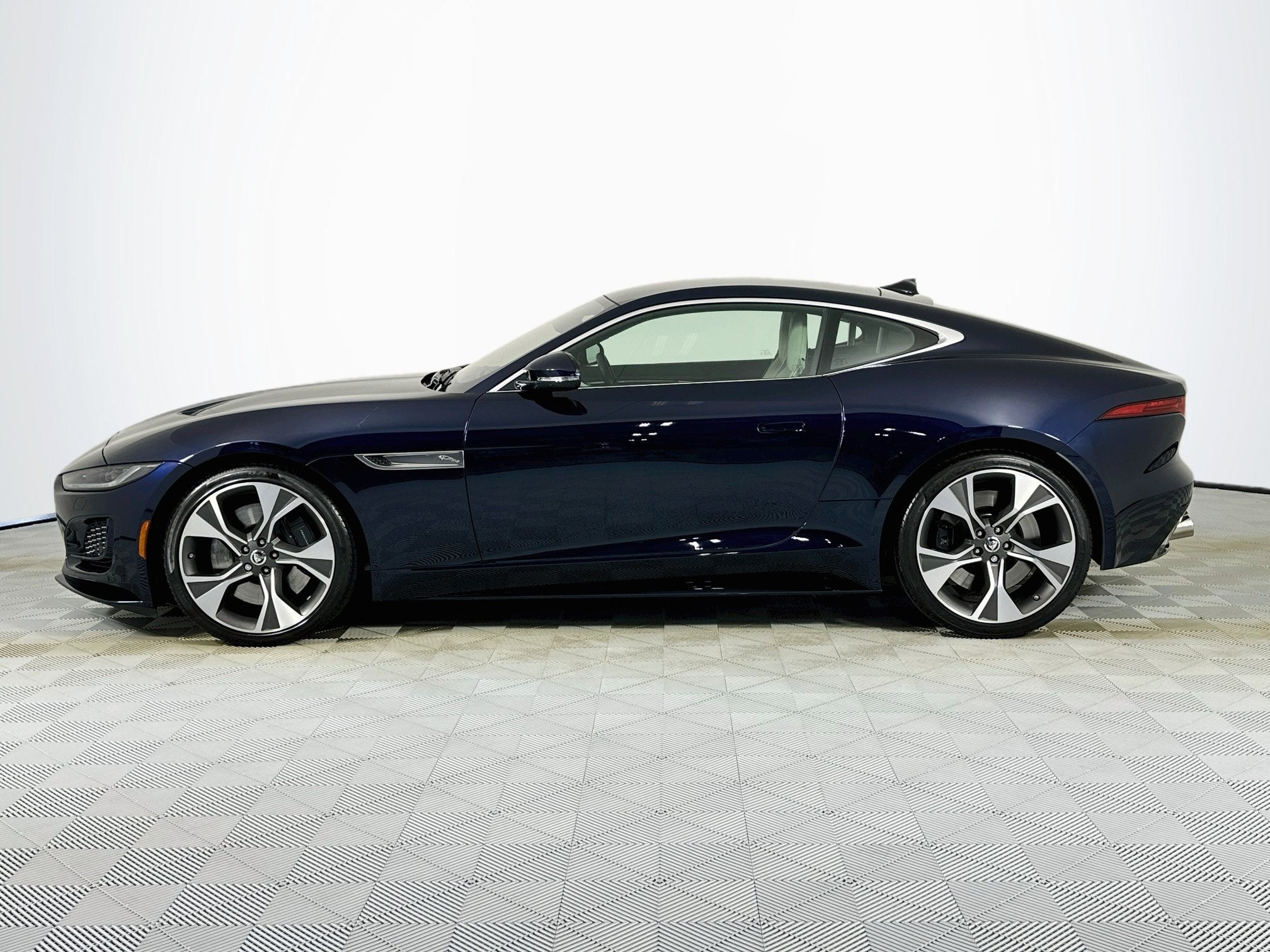 2024 Jaguar F-TYPE P450