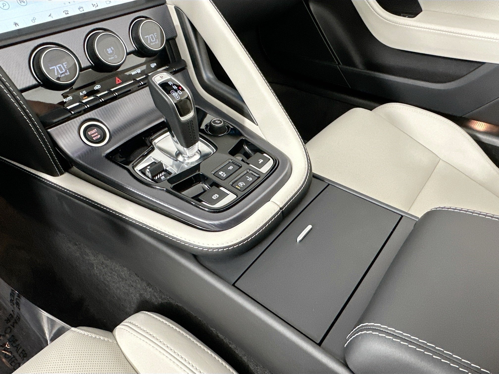 2024 Jaguar F-TYPE P450