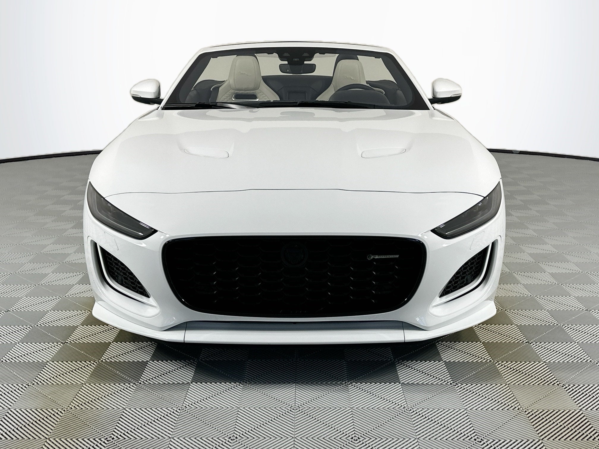 2024 Jaguar F-TYPE P450