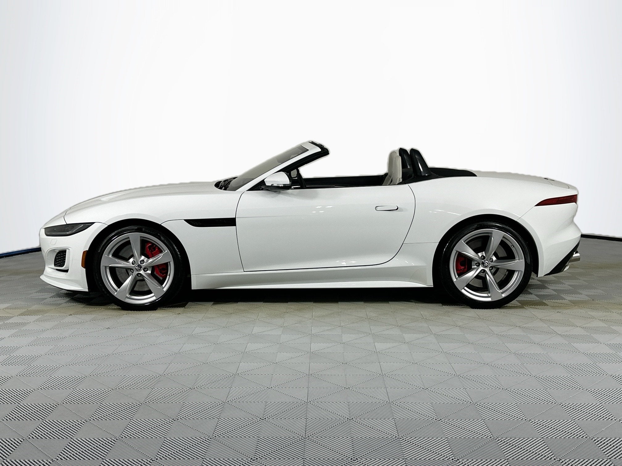 2024 Jaguar F-TYPE P450