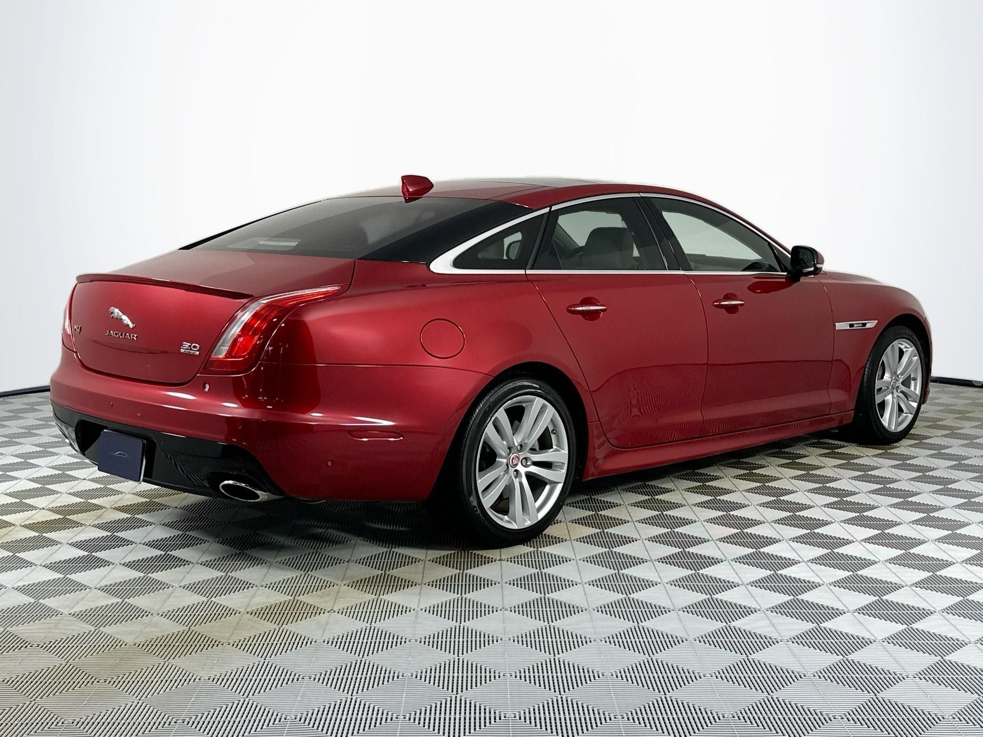 2018 Jaguar XJ R-Sport