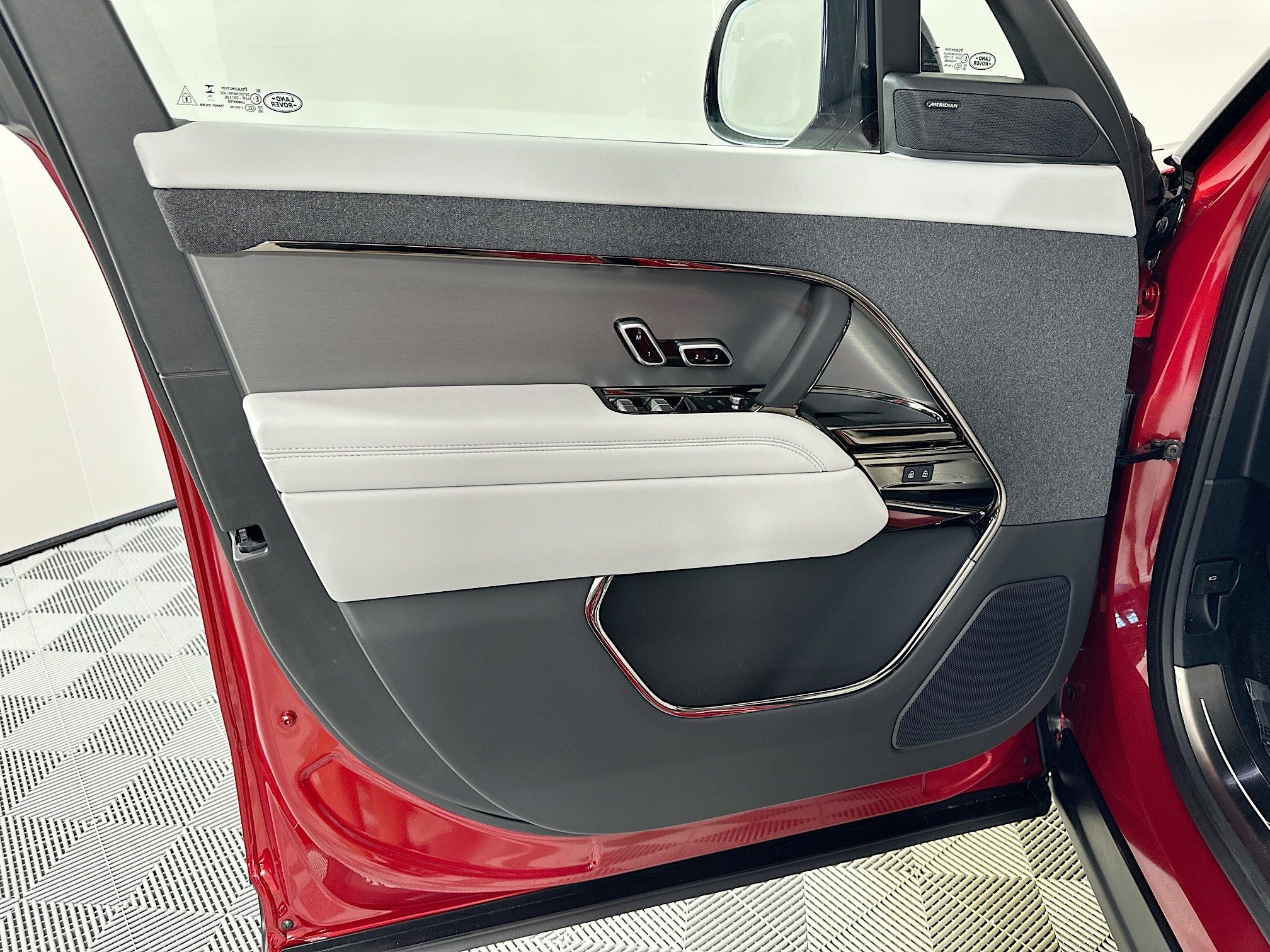 2025 Land Rover Range Rover Sport S