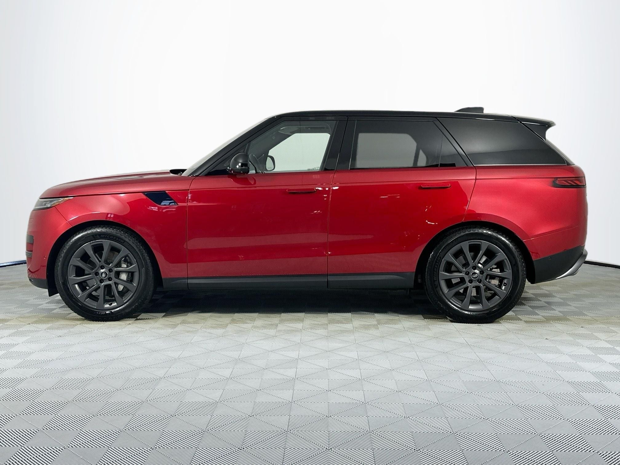 2023 Land Rover Range Rover Sport SE