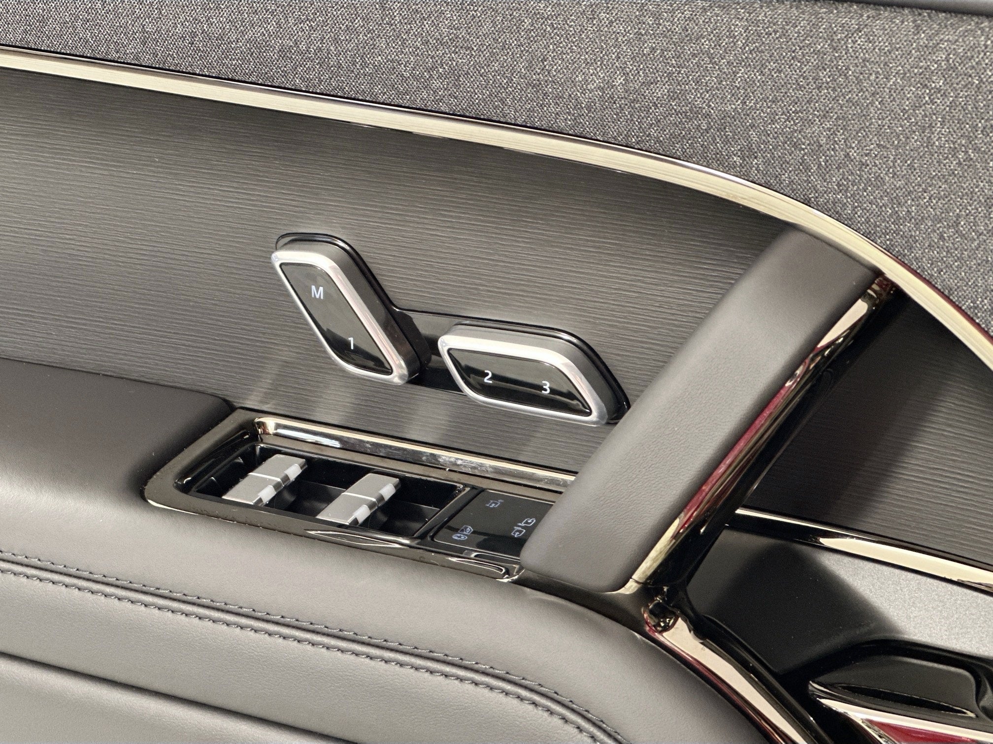 2026 Land Rover Range Rover Sport SE