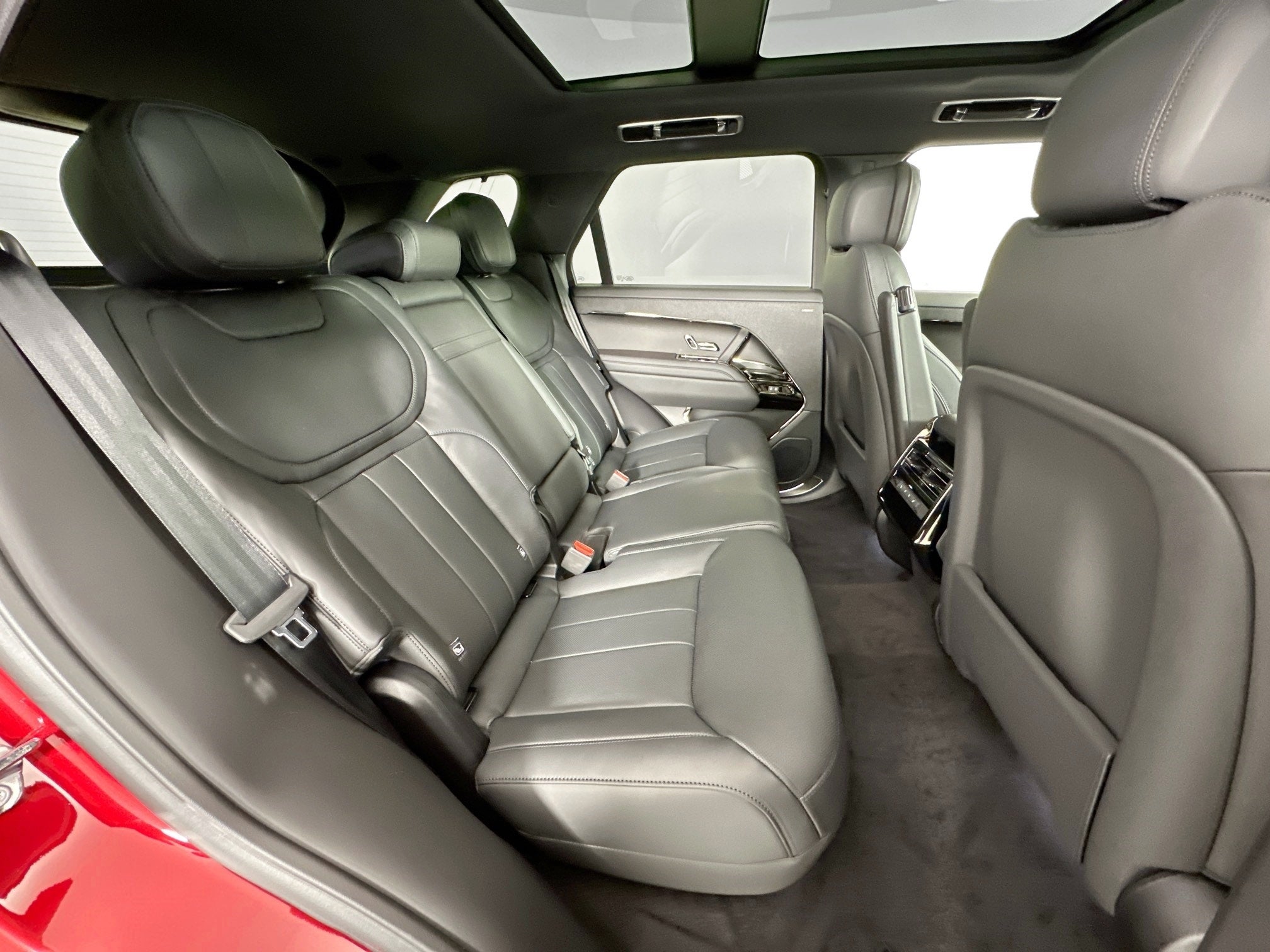 2026 Land Rover Range Rover Sport SE