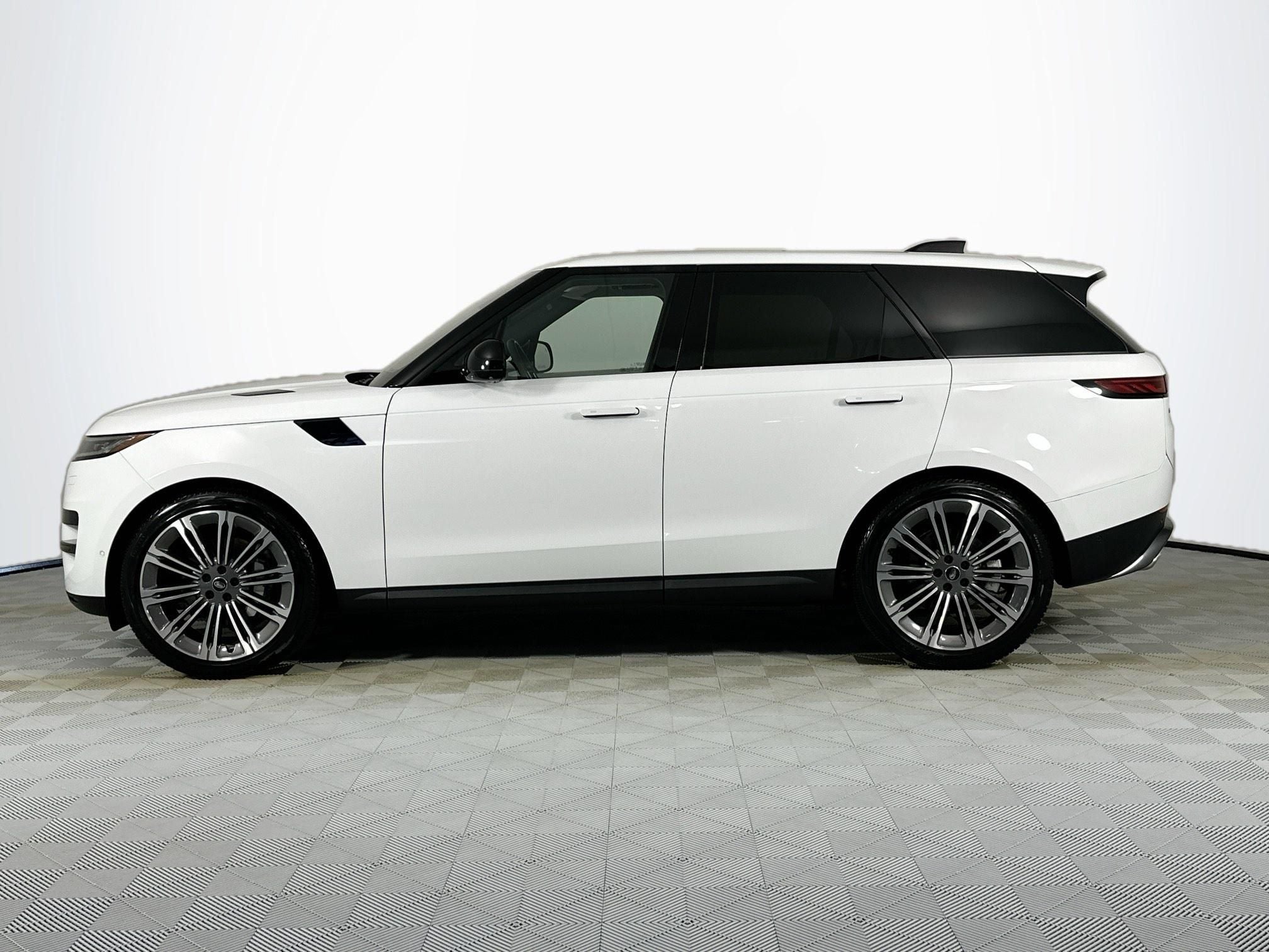 2023 Land Rover Range Rover Sport SE