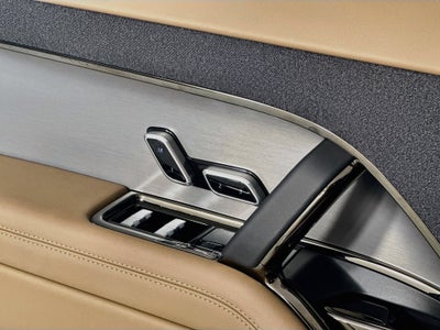 2026 Land Rover Range Rover Sport SE