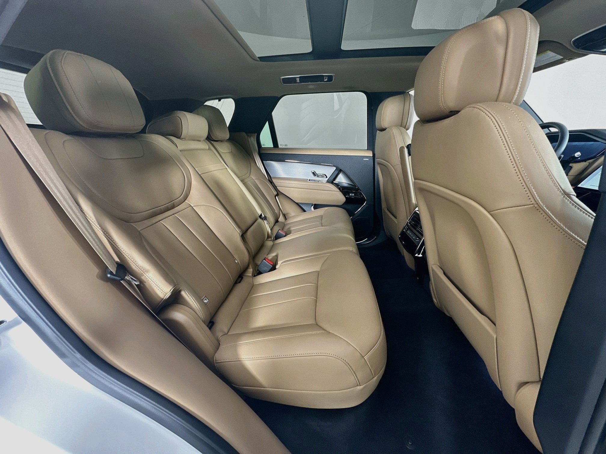 2026 Land Rover Range Rover Sport SE