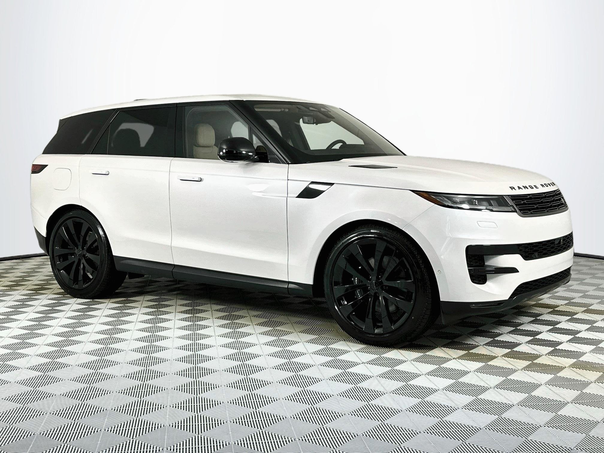 2026 Land Rover Range Rover Sport SE