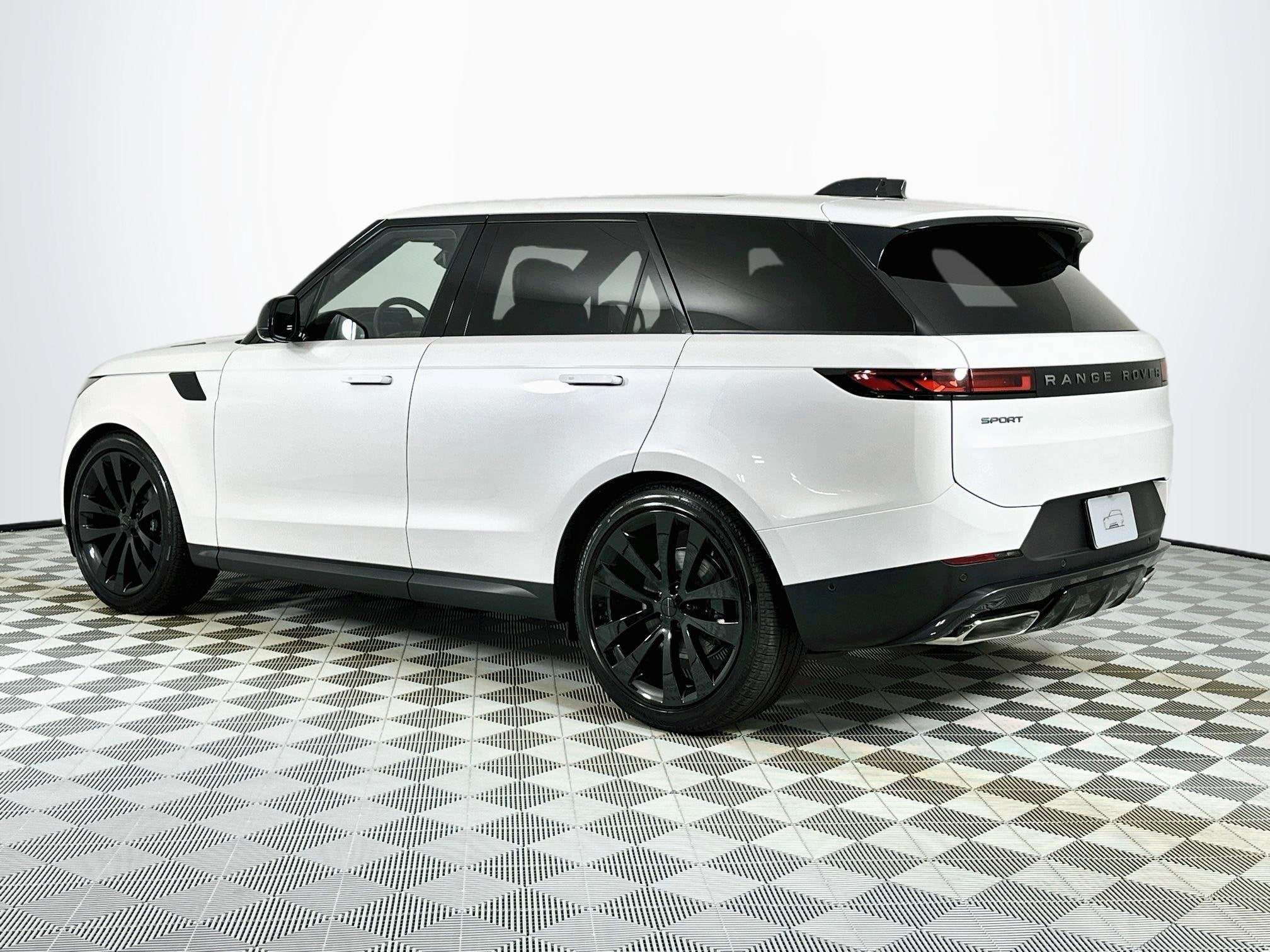 2026 Land Rover Range Rover Sport SE