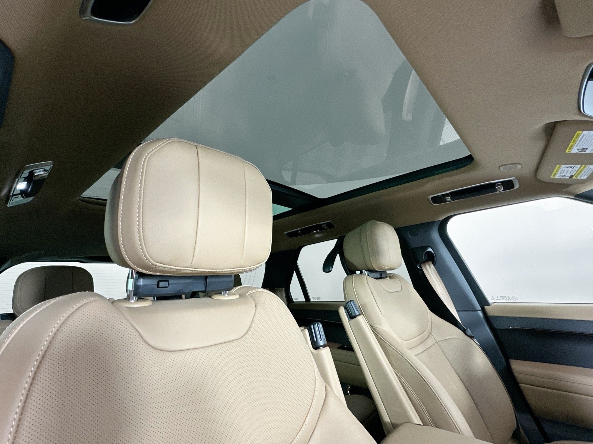 2026 Land Rover Range Rover Sport SE