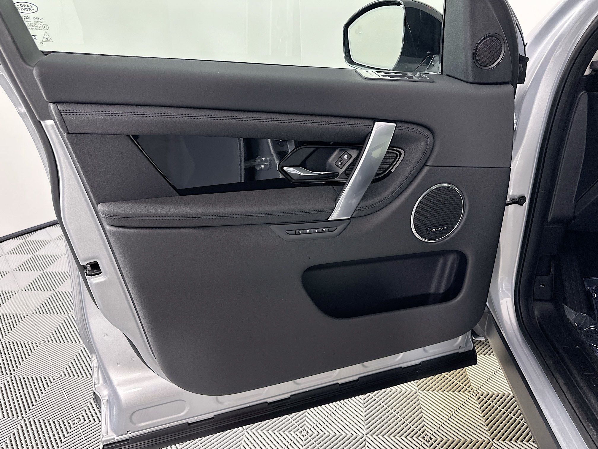 2025 Land Rover Discovery Sport S