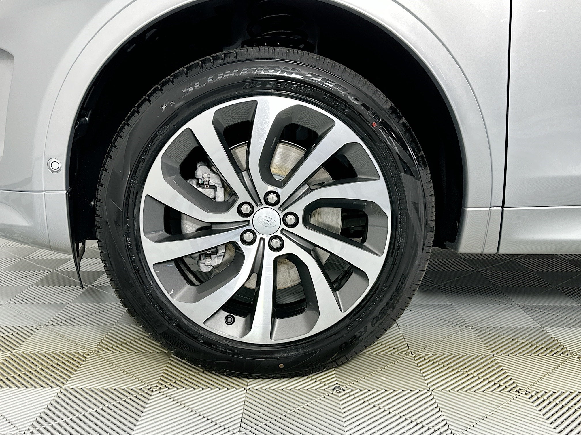 2025 Land Rover Discovery Sport S