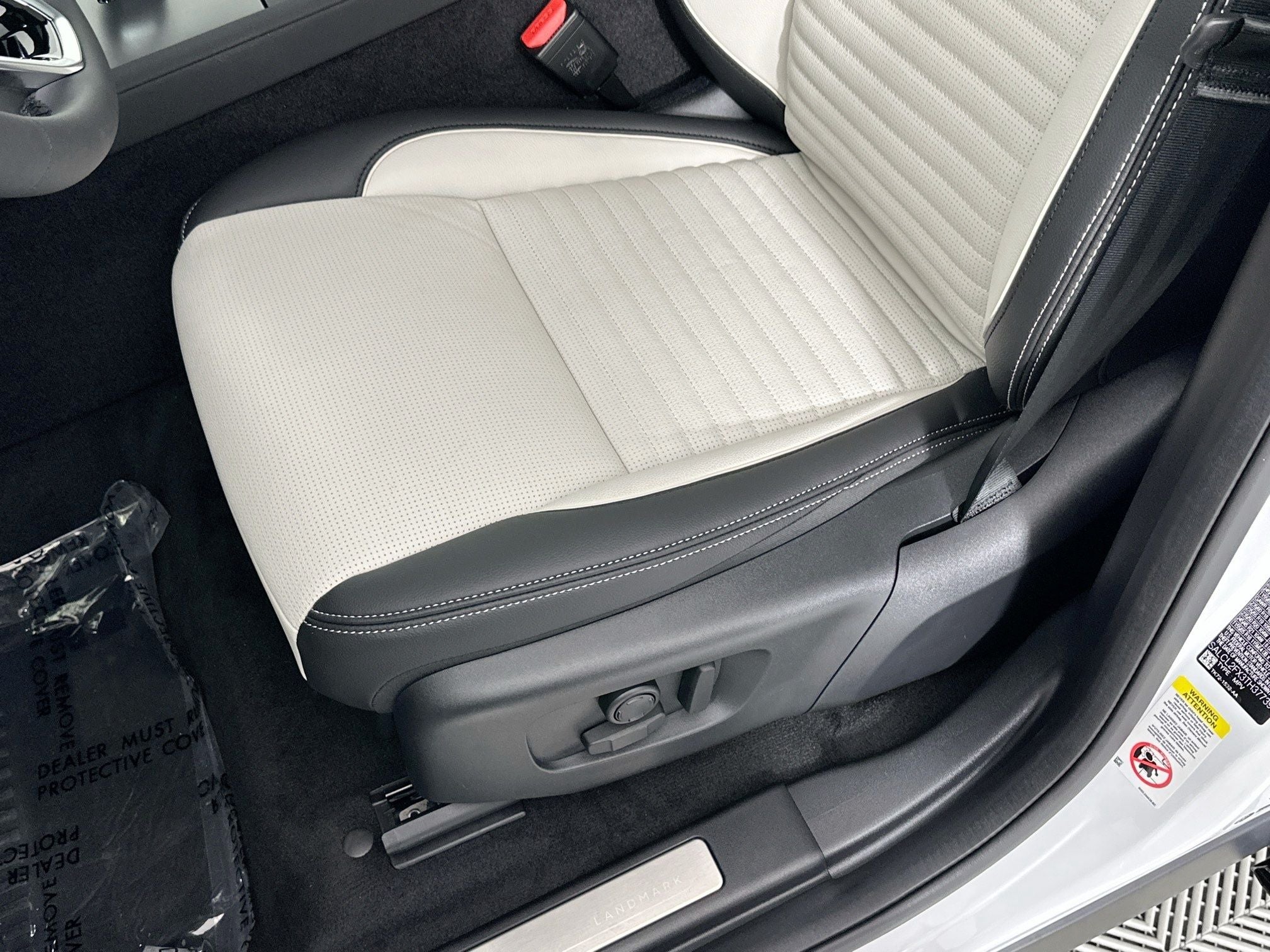 2026 Land Rover Discovery Sport Landmark