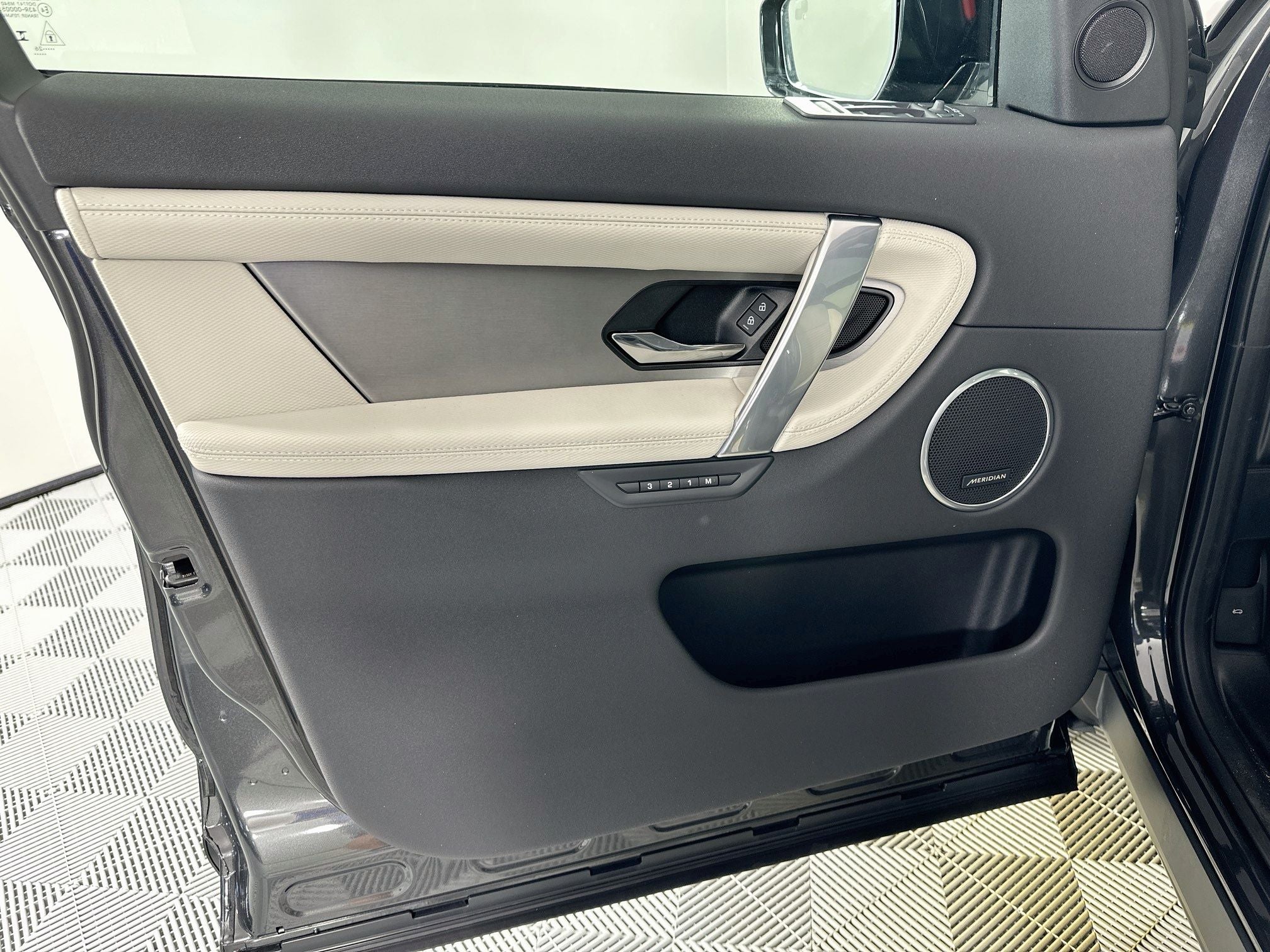 2026 Land Rover Discovery Sport Landmark