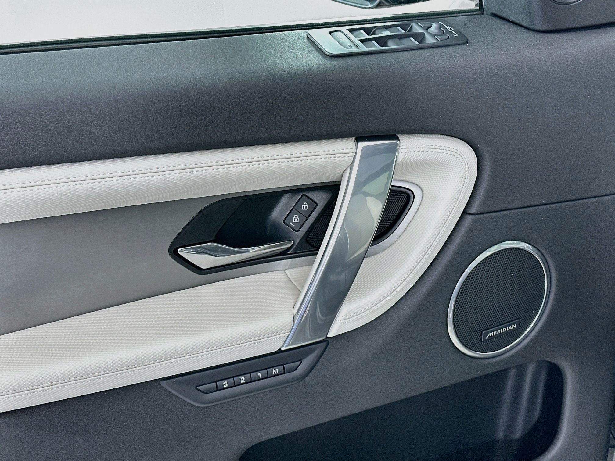 2026 Land Rover Discovery Sport Landmark
