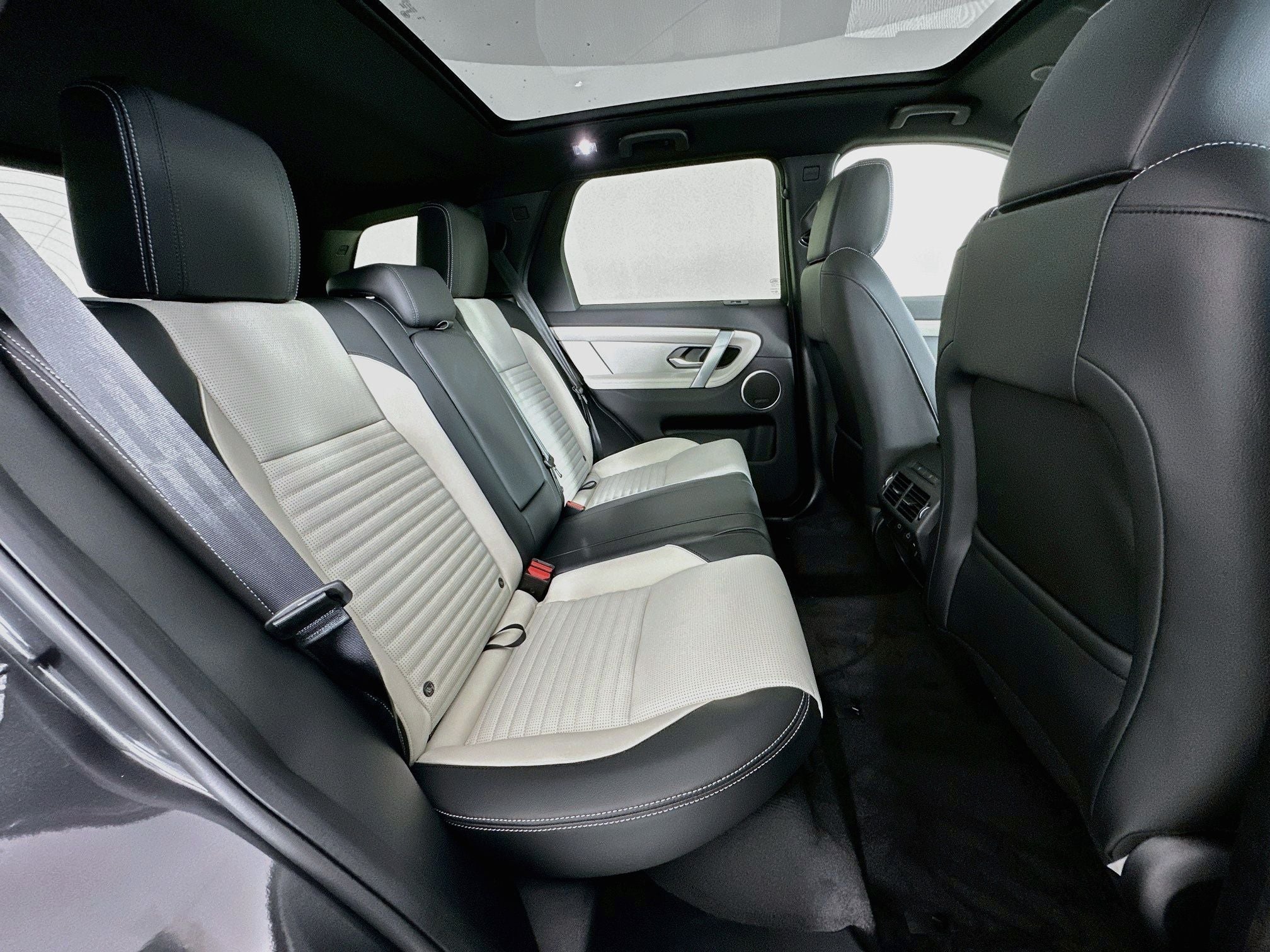 2026 Land Rover Discovery Sport Landmark