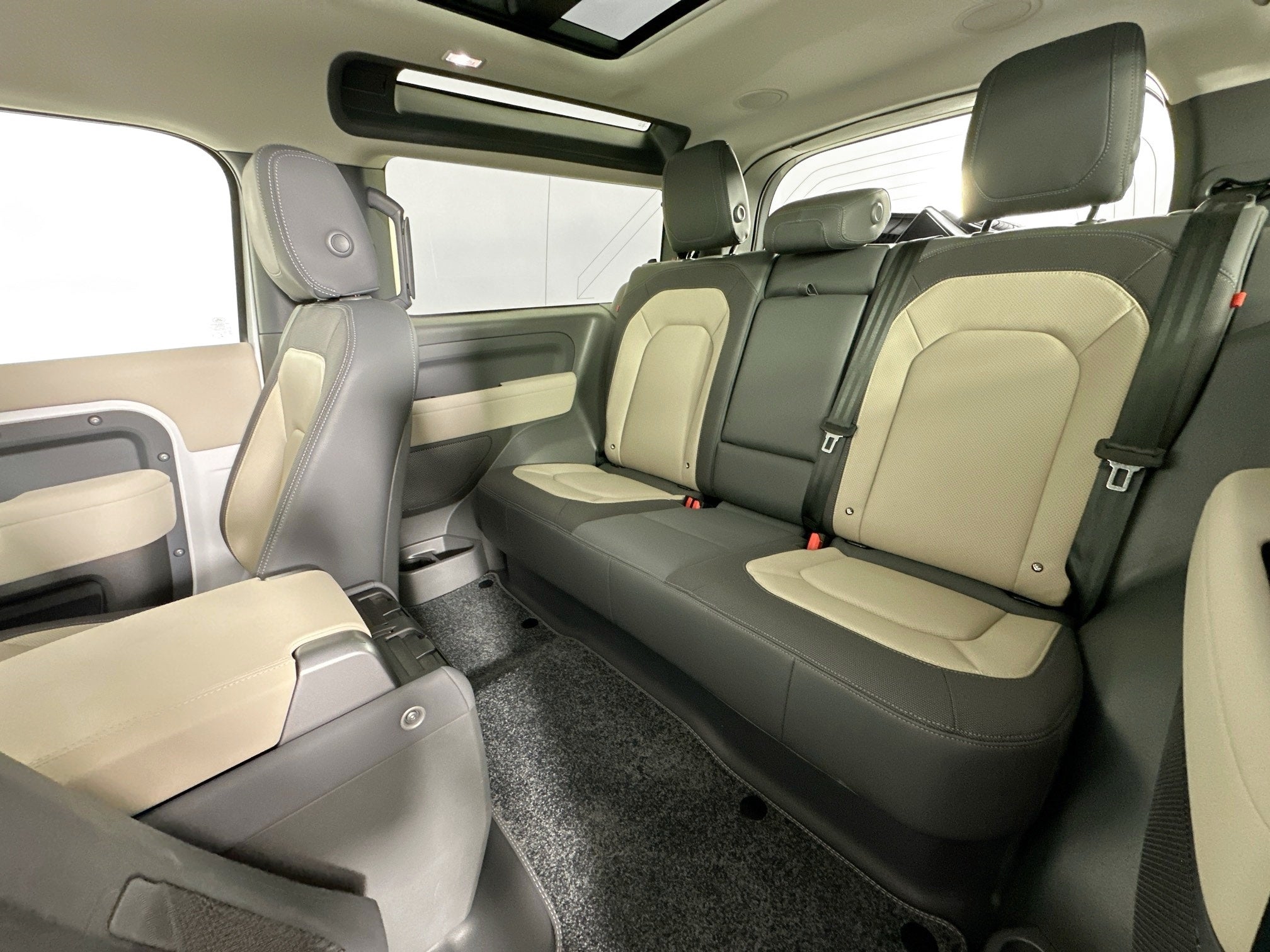 2023 Land Rover Defender 90 X-Dynamic SE