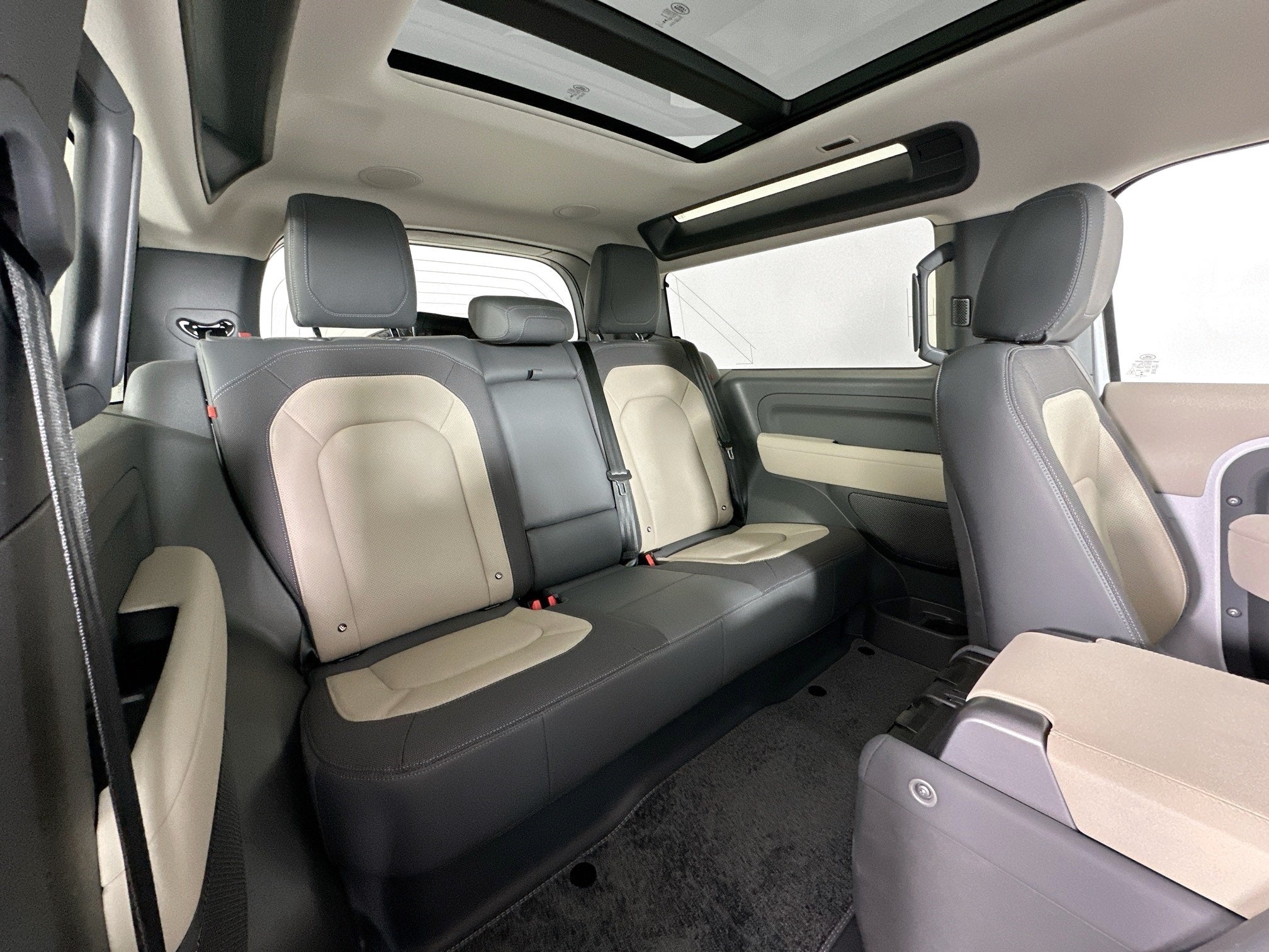 2023 Land Rover Defender 90 X-Dynamic SE