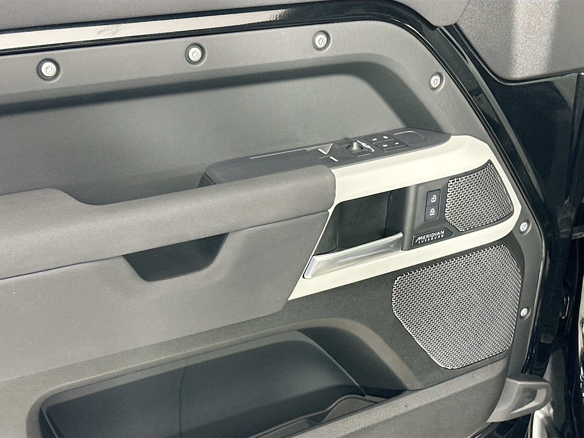 2023 Land Rover Defender 90 X-Dynamic SE