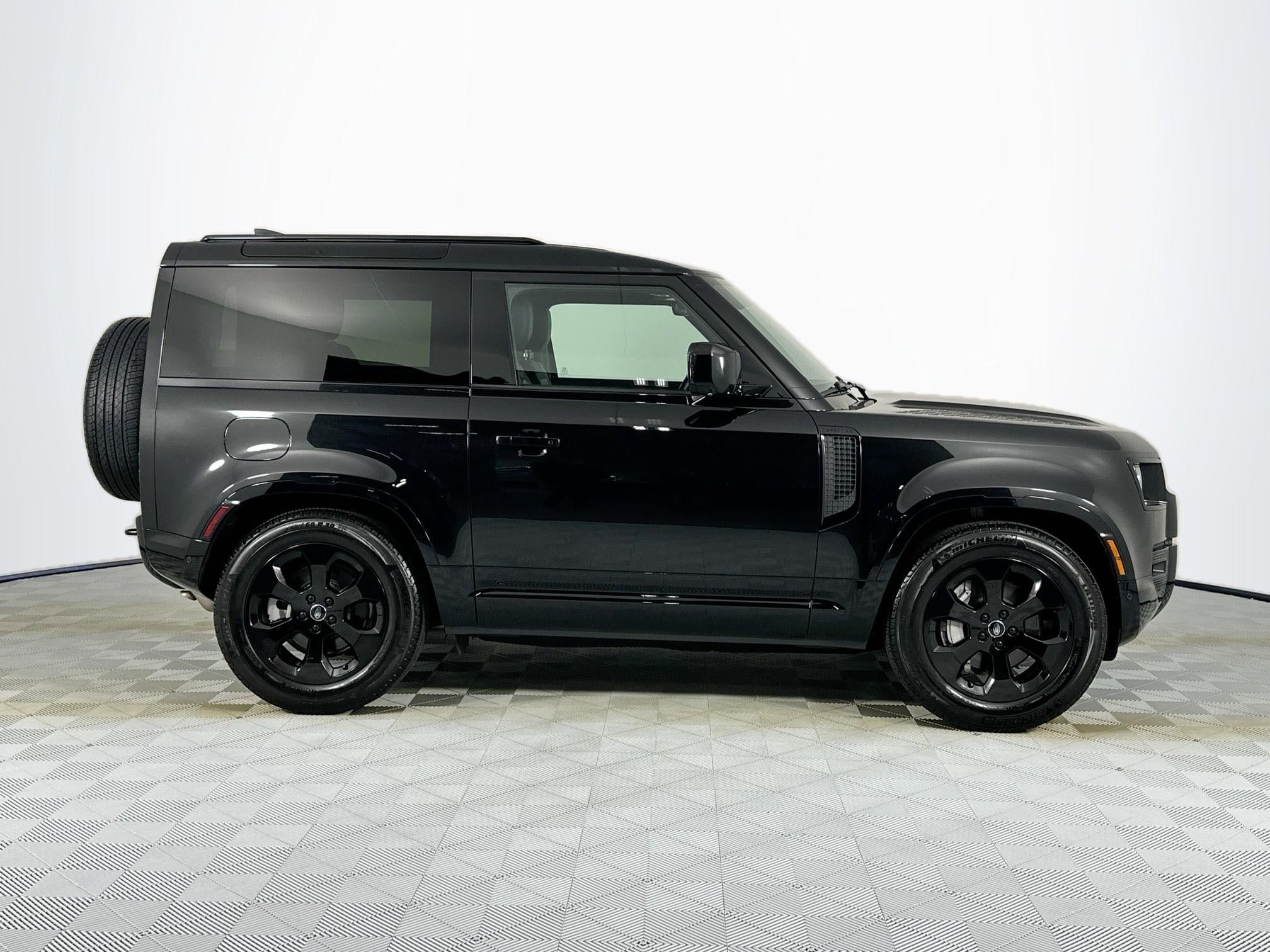 2023 Land Rover Defender 90 X-Dynamic SE