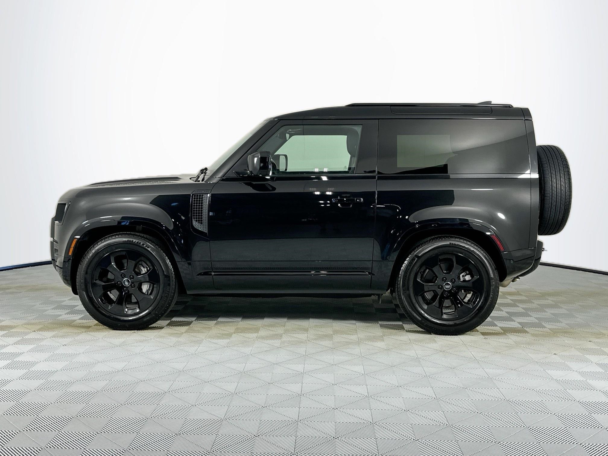 2023 Land Rover Defender 90 X-Dynamic SE