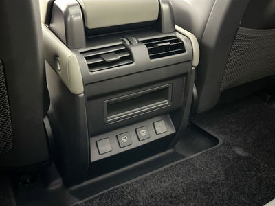 2025 Land Rover Defender 90 X-Dynamic SE