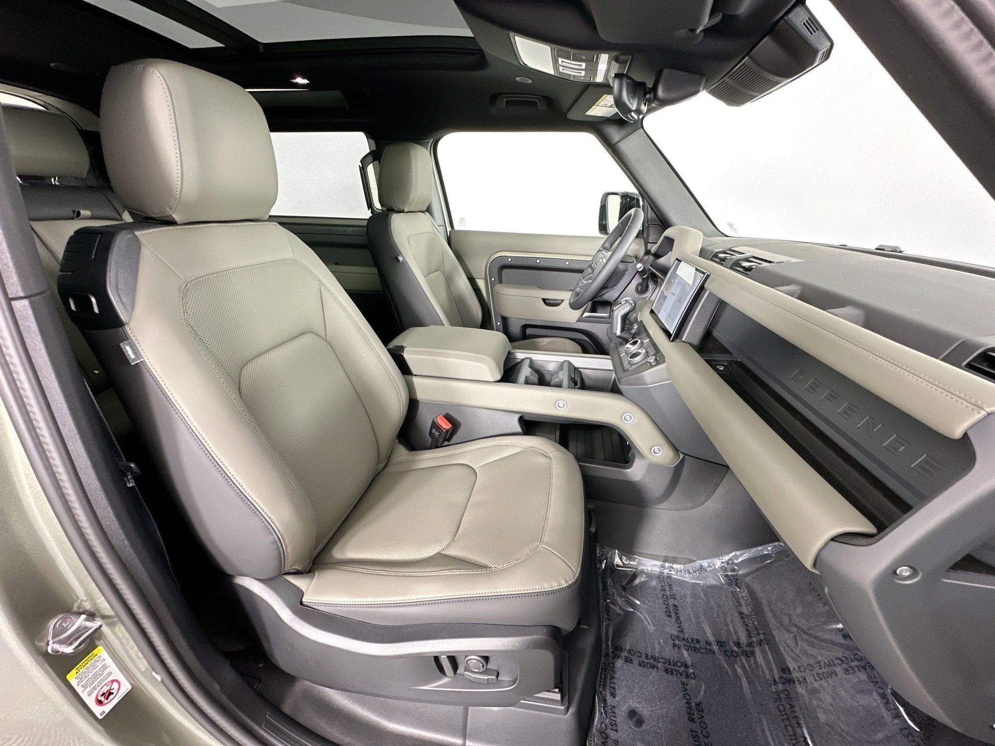 2025 Land Rover Defender 90 X-Dynamic SE